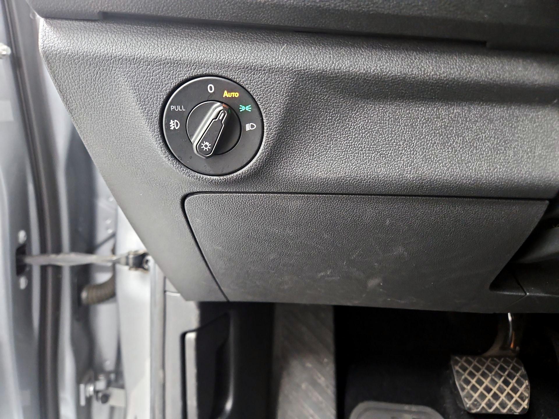 Thumbnail: 2019 Volkswagen Jetta - 13