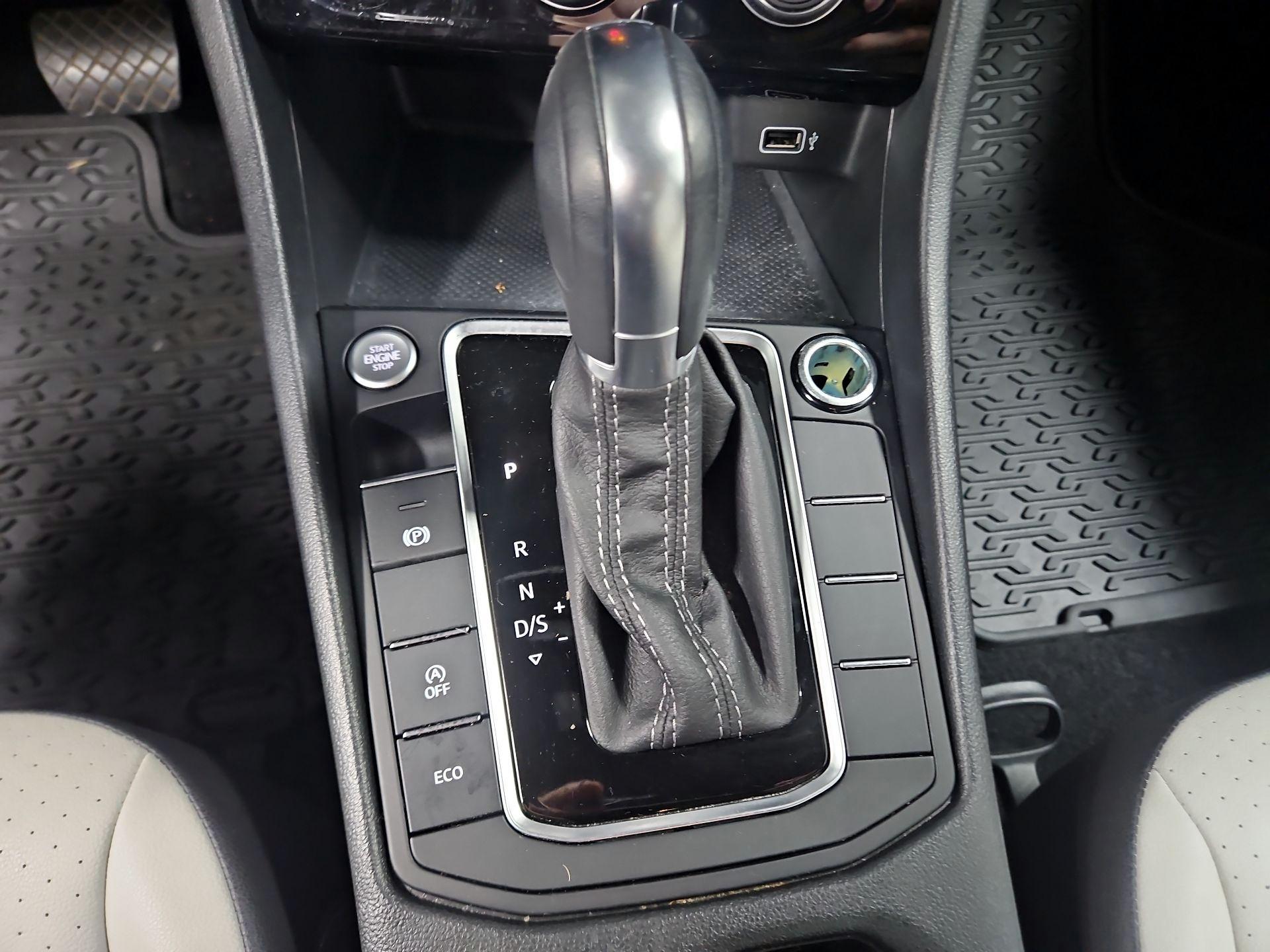 Thumbnail: 2019 Volkswagen Jetta - 17