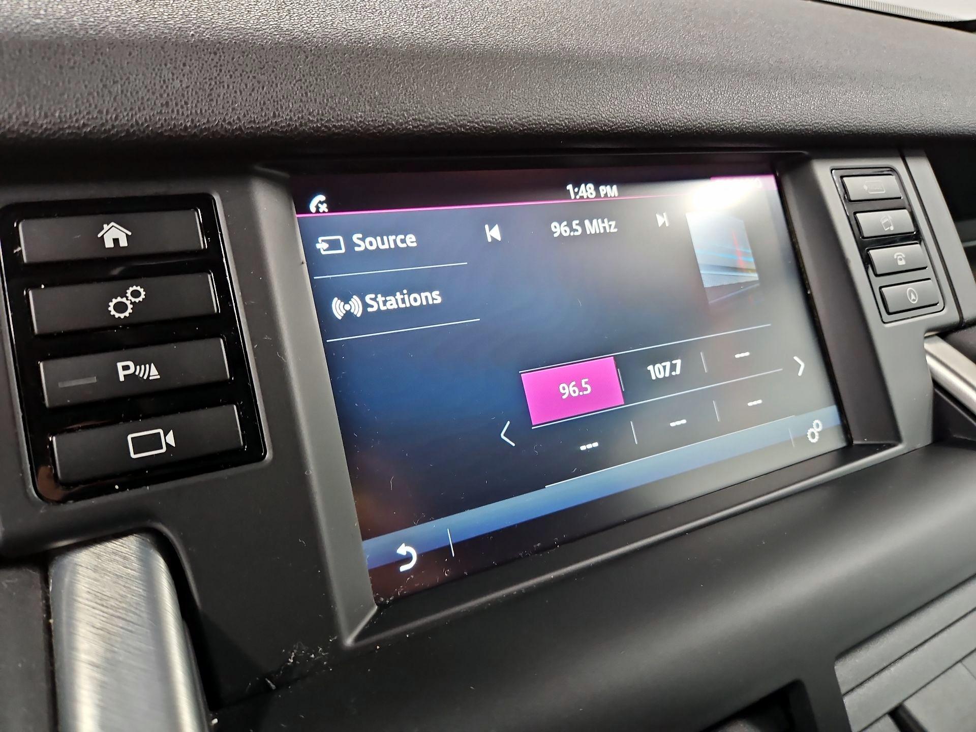 Thumbnail: 2018 Land Rover Discovery Sport - 15