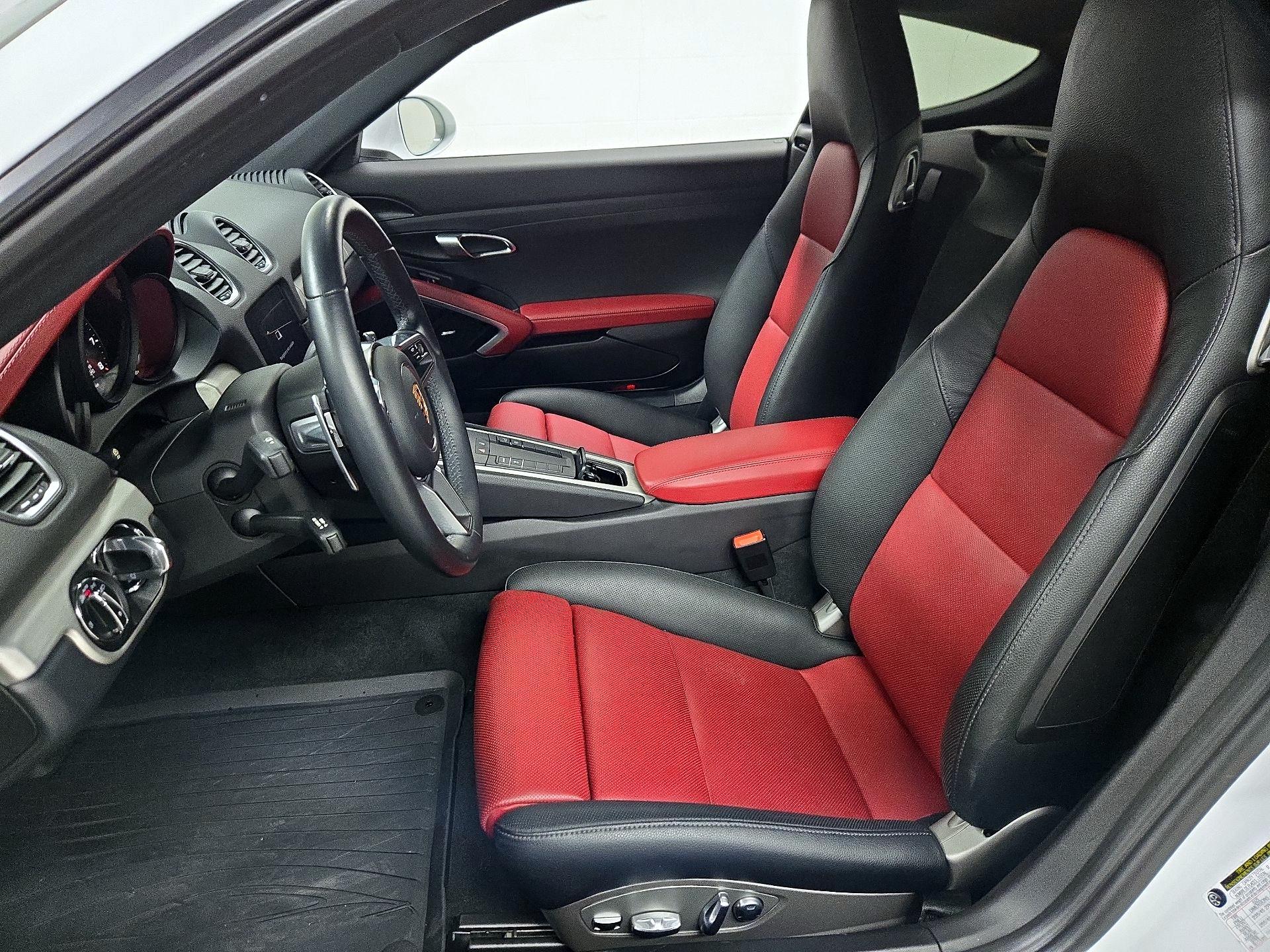 Thumbnail: 2017 Porsche 718 Cayman - 11