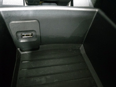 USB/AUX Ports