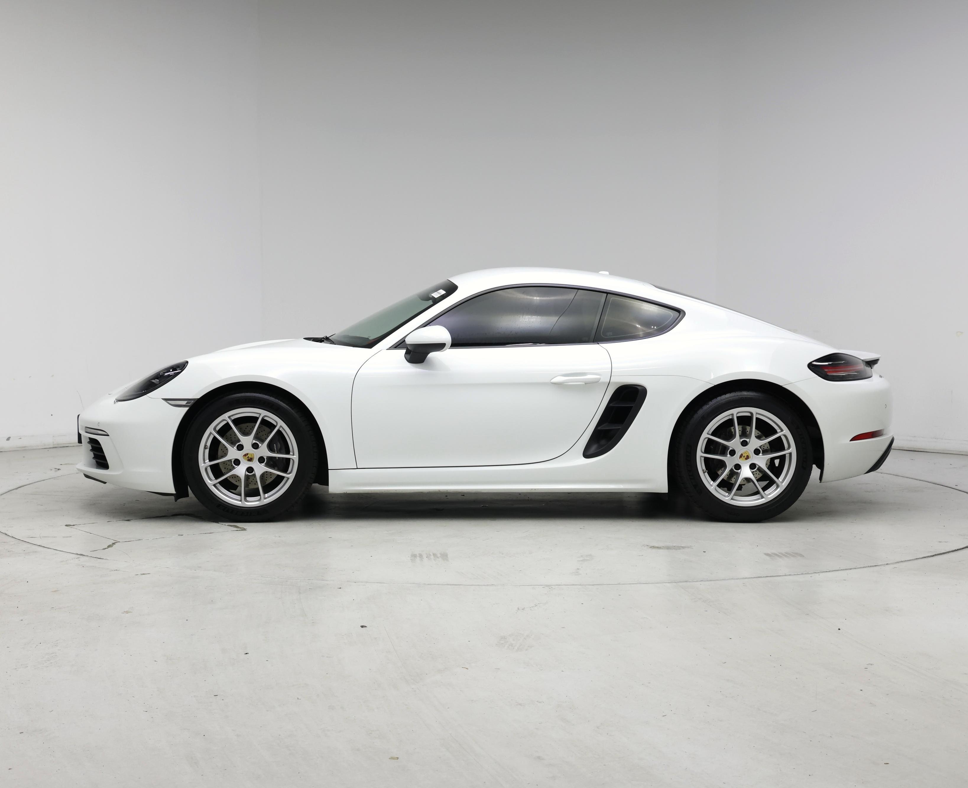 Thumbnail: 2017 Porsche 718 Cayman - 3