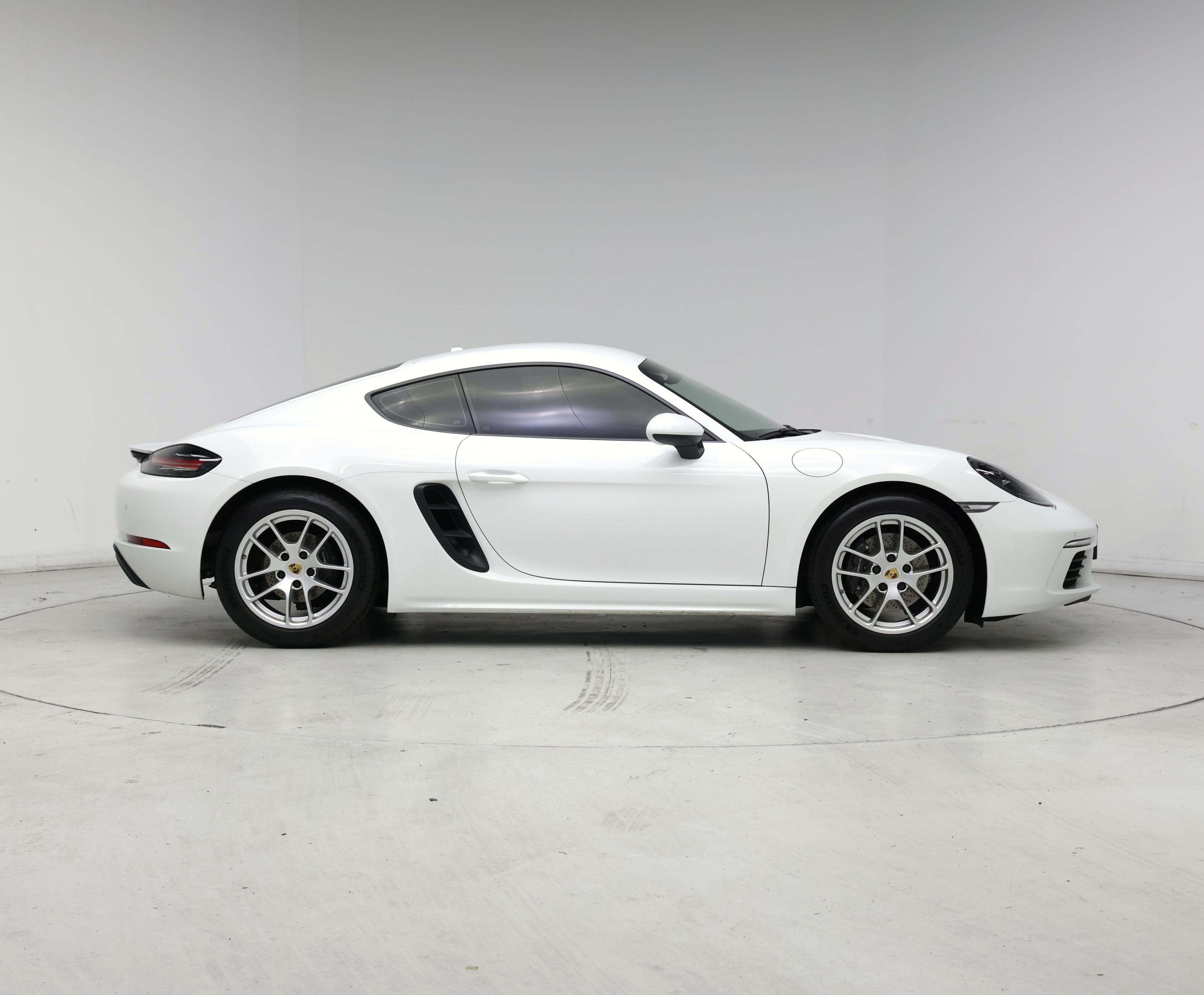 Thumbnail: 2017 Porsche 718 Cayman - 7