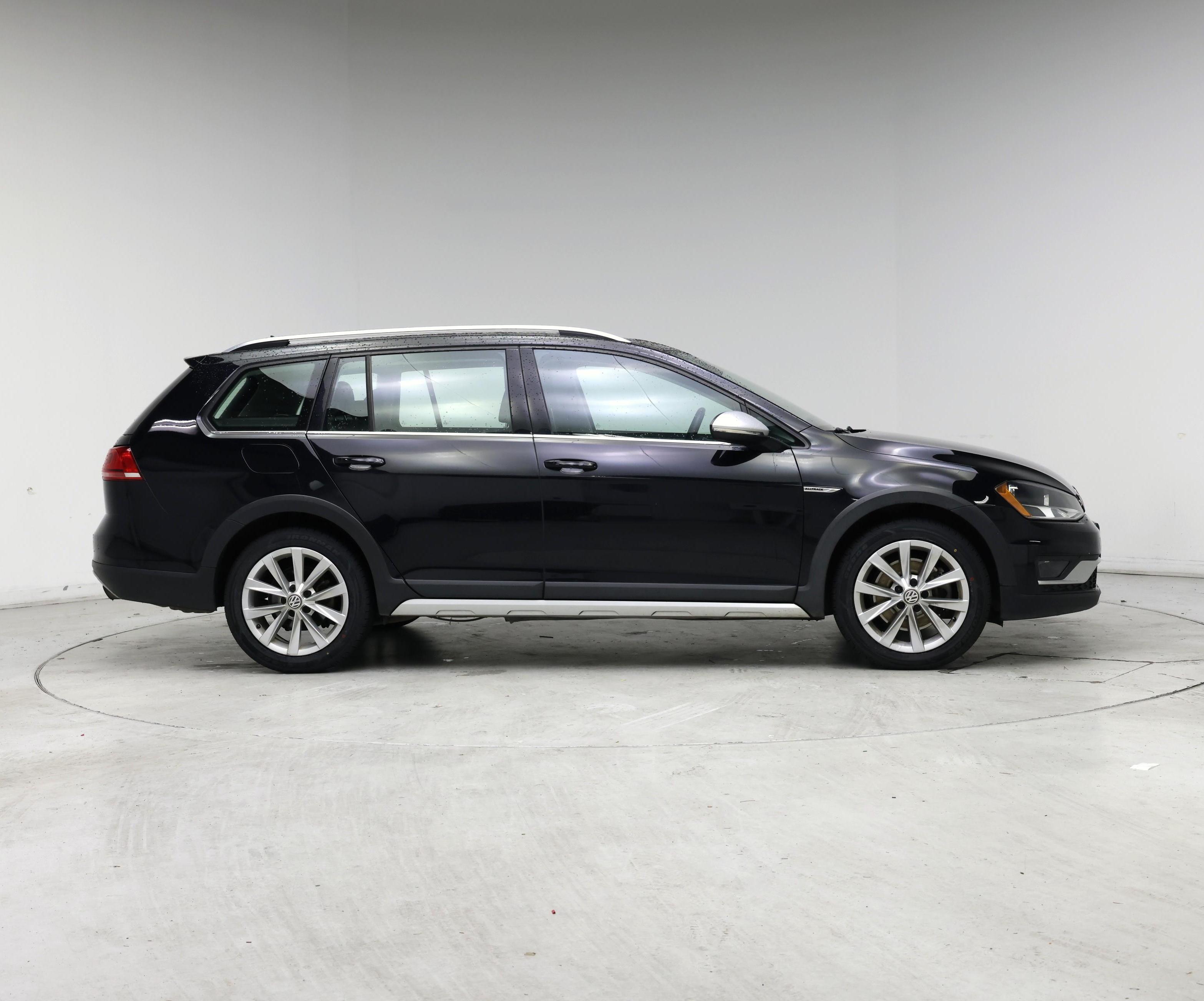 Thumbnail: 2017 Volkswagen Golf - 7