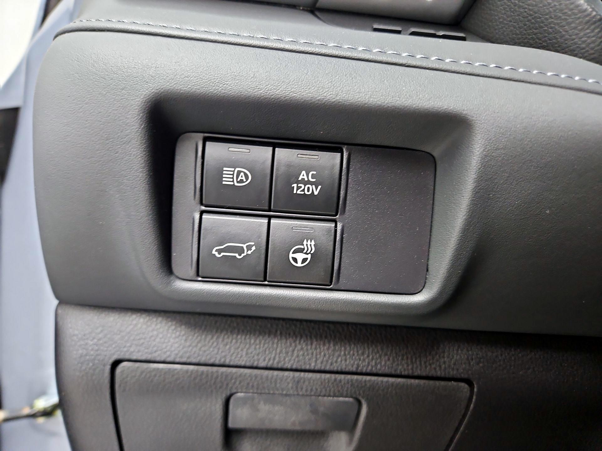 Thumbnail: 2022 Toyota Highlander - 13