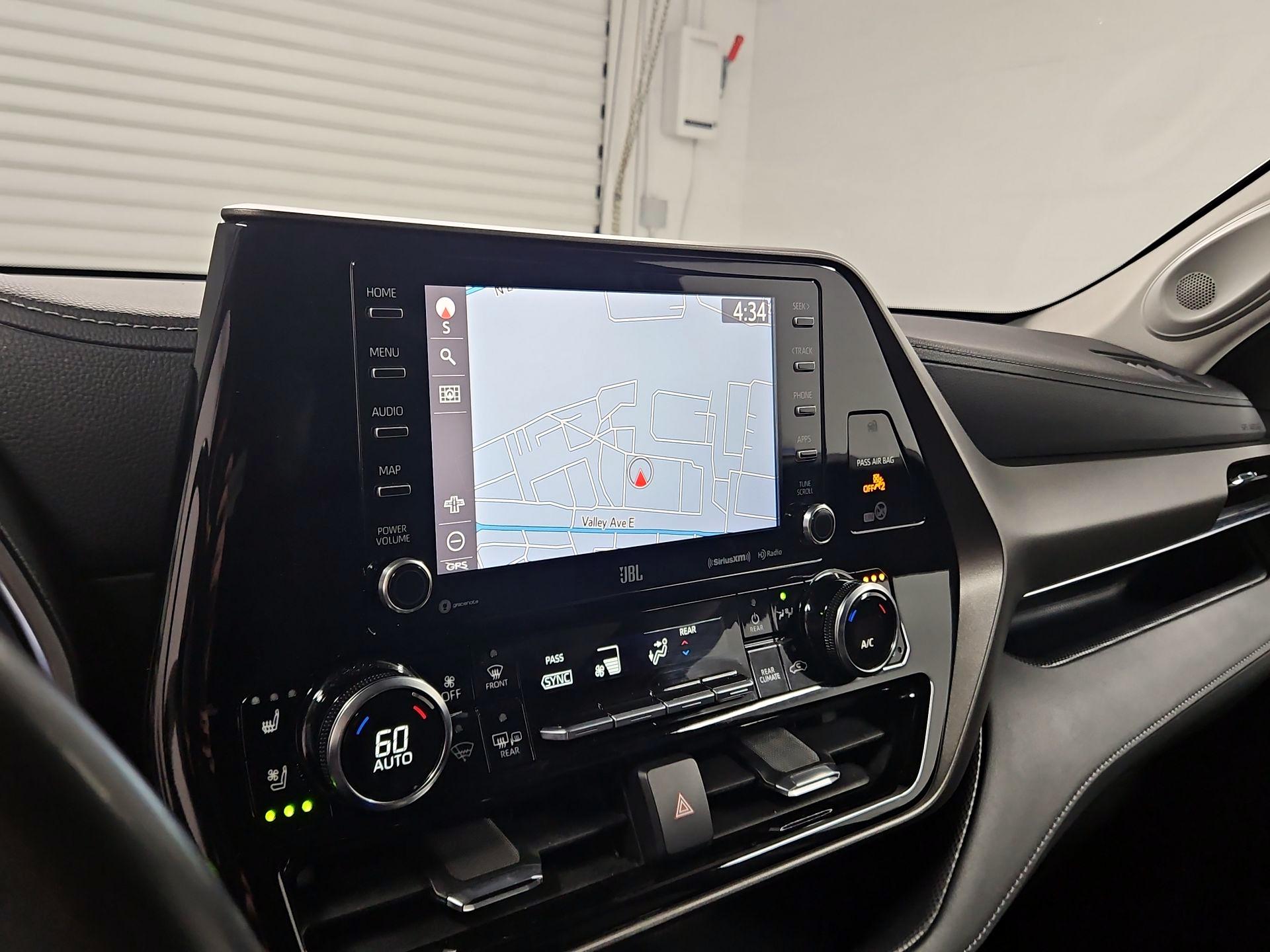 Thumbnail: 2022 Toyota Highlander - 14