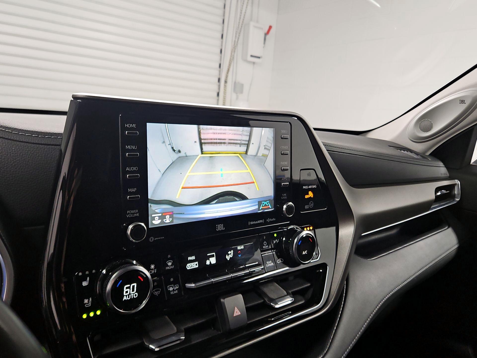 Thumbnail: 2022 Toyota Highlander - 15