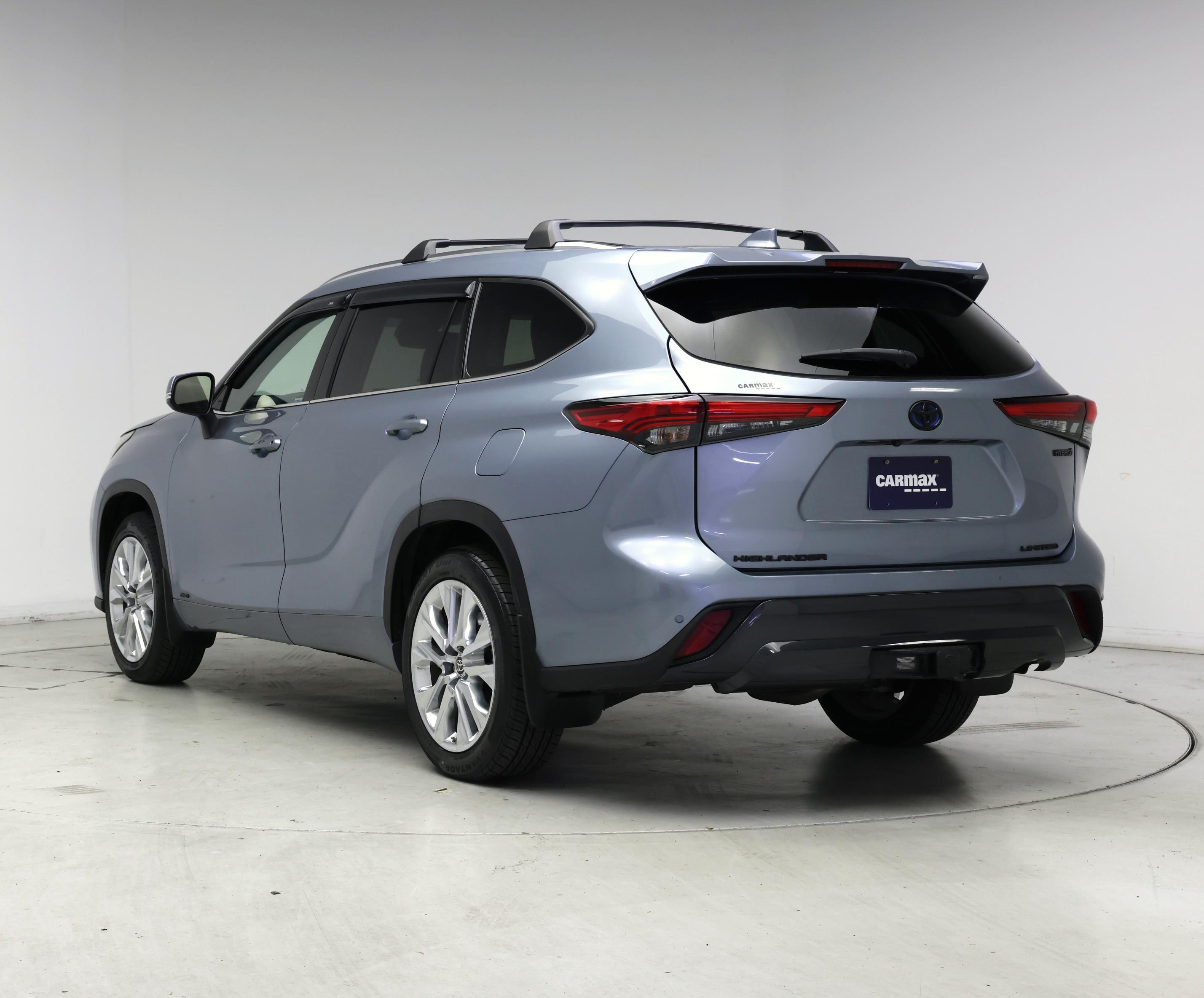 Thumbnail: 2022 Toyota Highlander - 2