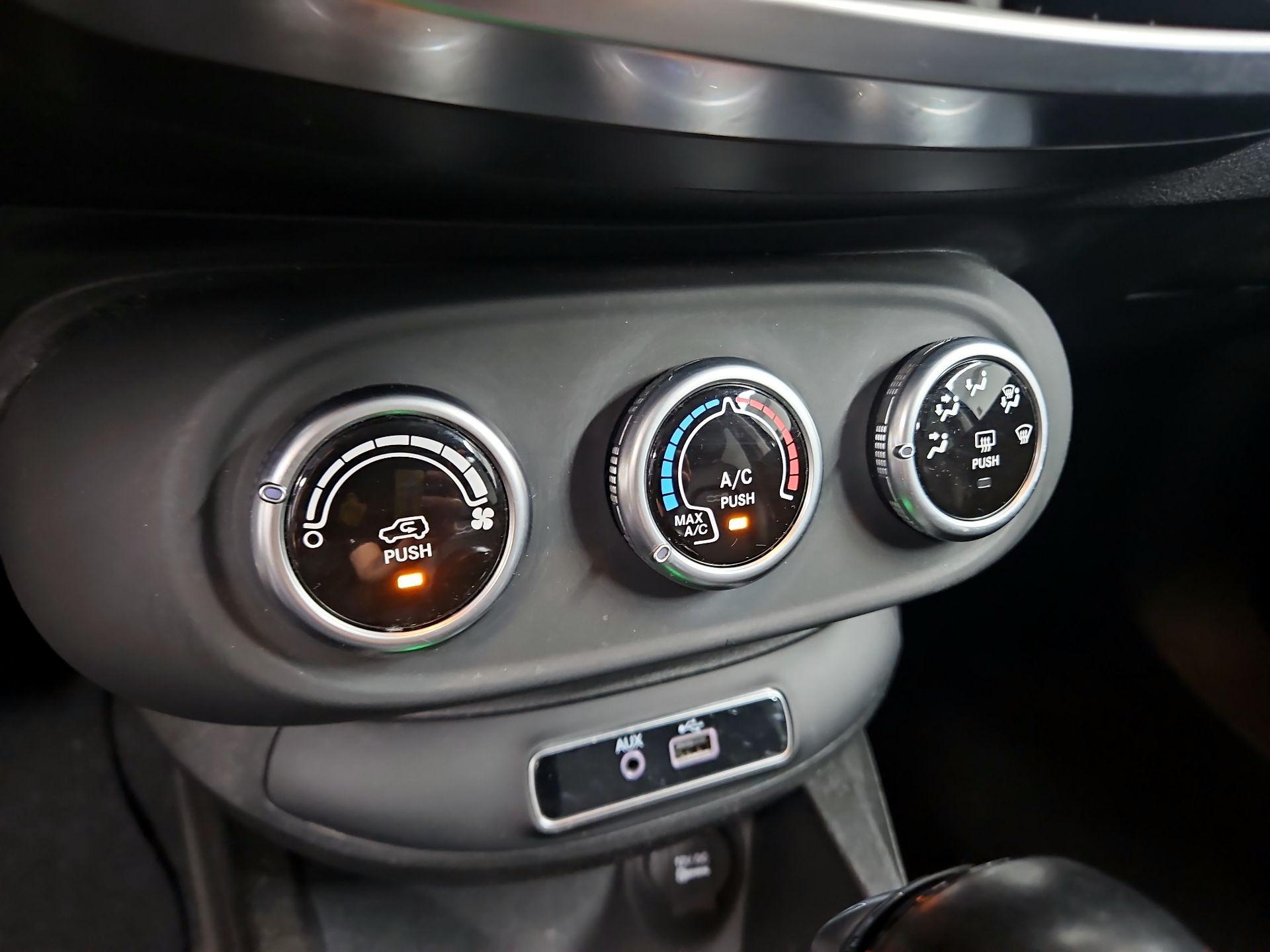 Thumbnail: 2016 Fiat 500X - 15