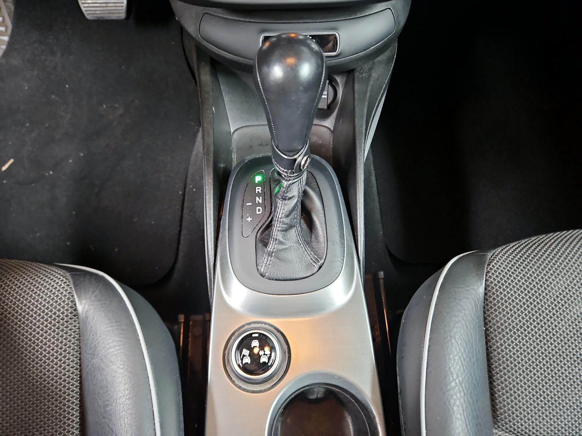 Thumbnail: 2016 Fiat 500X - 16