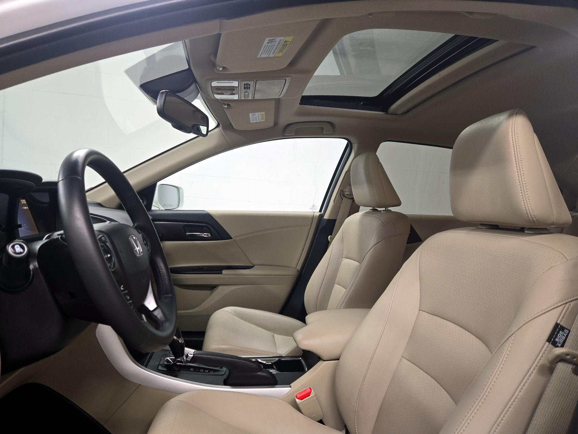 Thumbnail: 2015 Honda Accord - 19