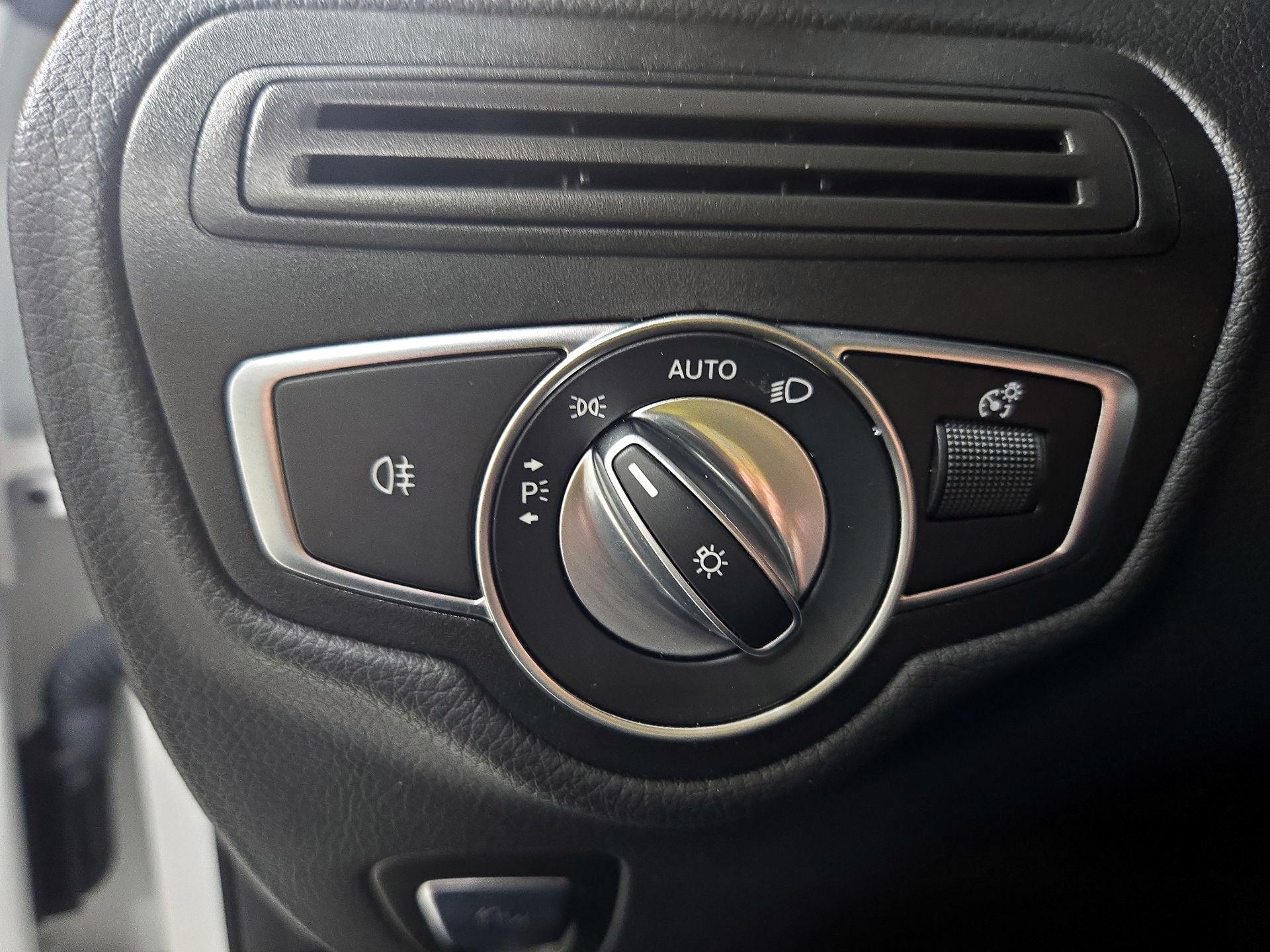 Thumbnail: 2023 Mercedes-Benz GLC - 13