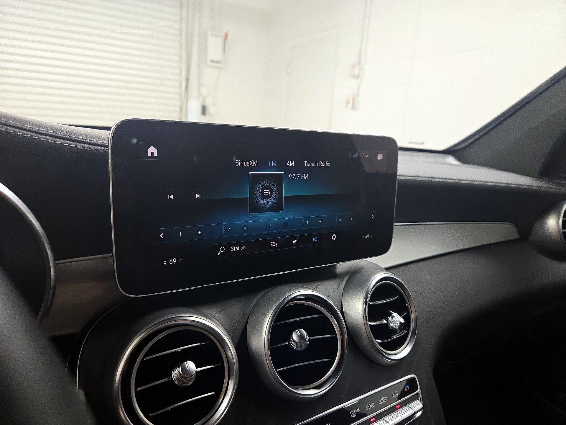 Thumbnail: 2023 Mercedes-Benz GLC - 15