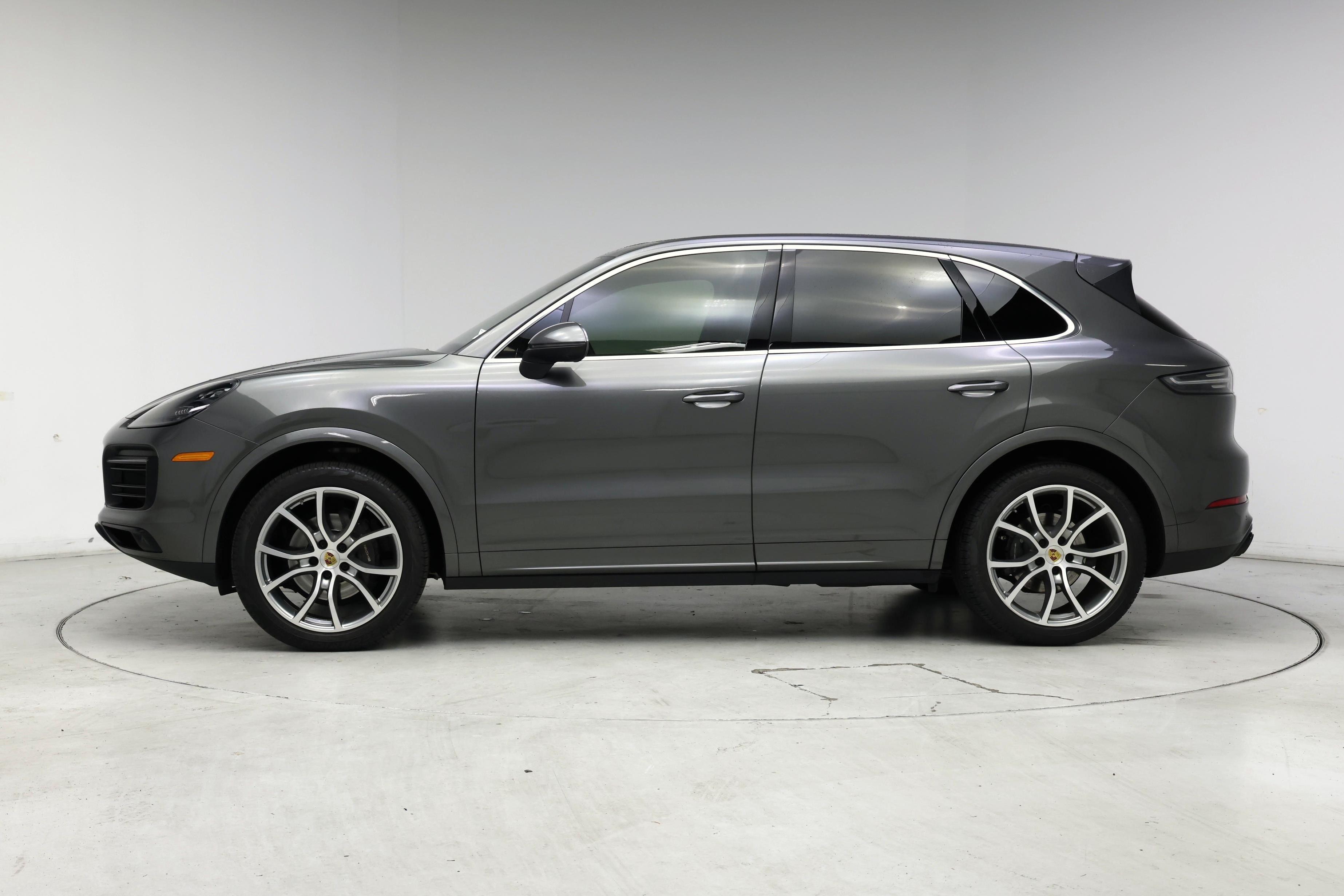 Thumbnail: 2020 Porsche Cayenne - 3
