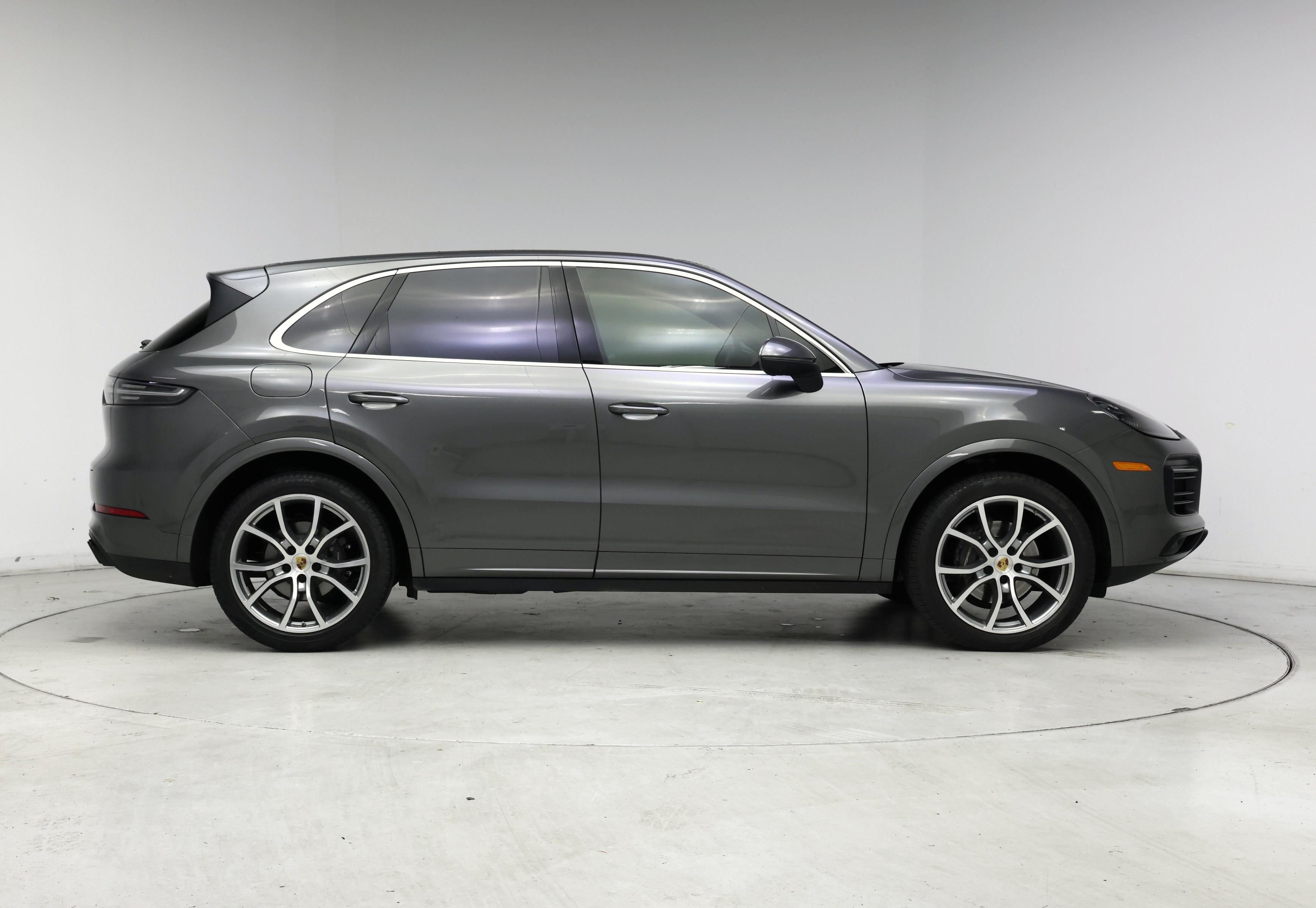 Thumbnail: 2020 Porsche Cayenne - 7