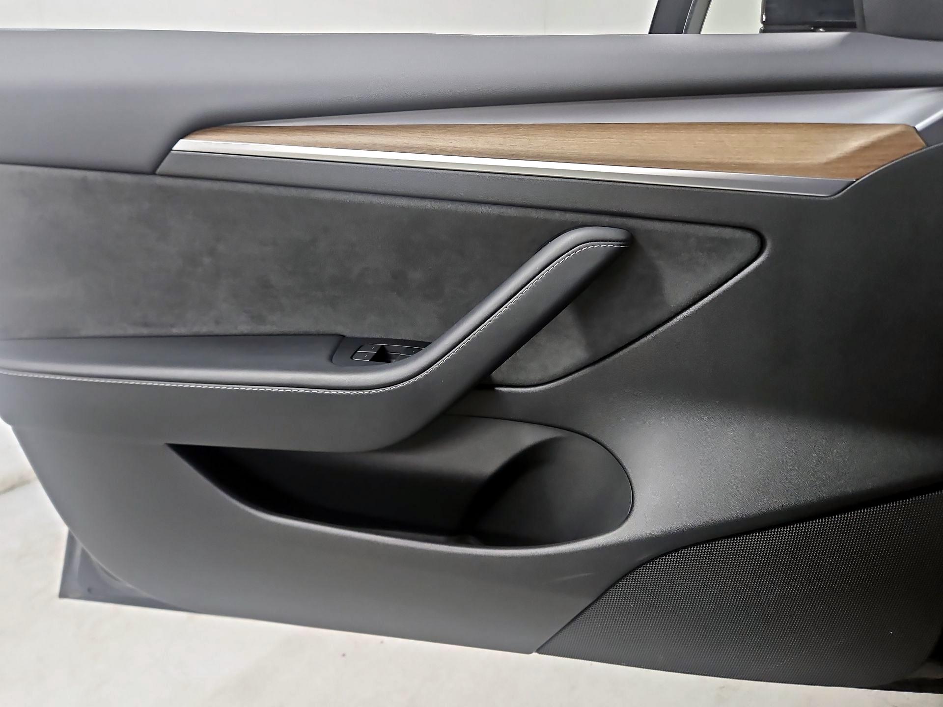 Thumbnail: 2023 Tesla Model 3 - 12