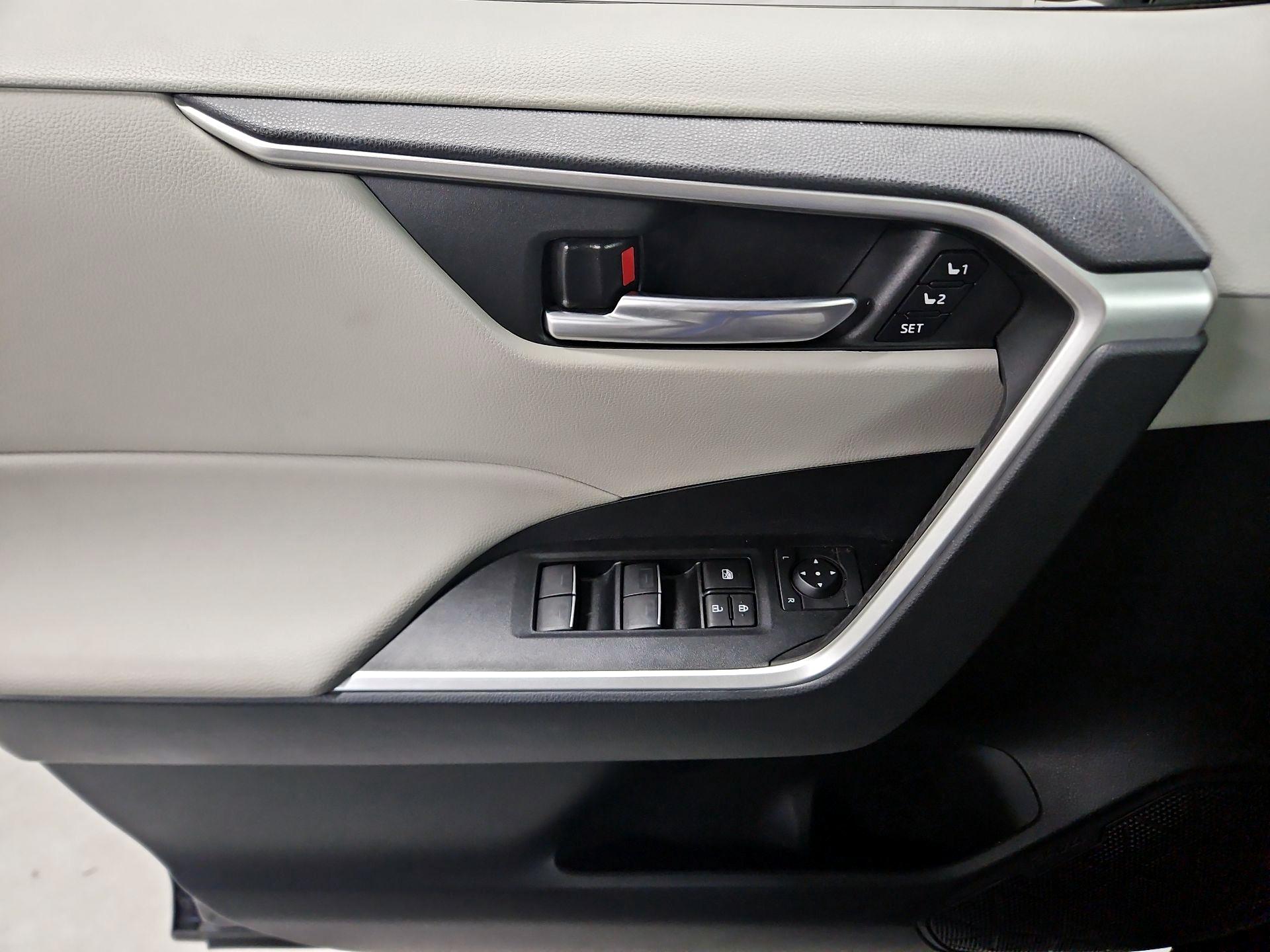 Thumbnail: 2023 Toyota RAV4 - 12