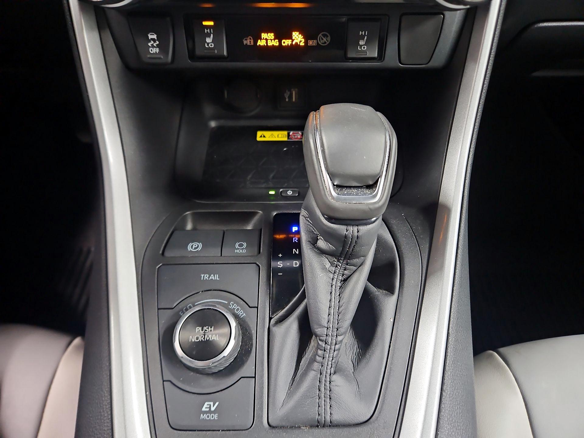 Thumbnail: 2023 Toyota RAV4 - 17