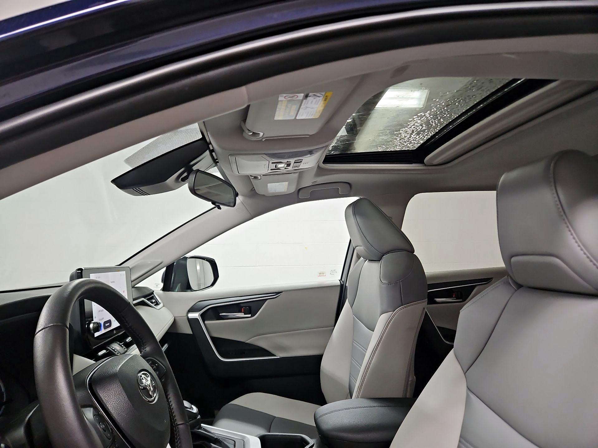 Thumbnail: 2023 Toyota RAV4 - 19