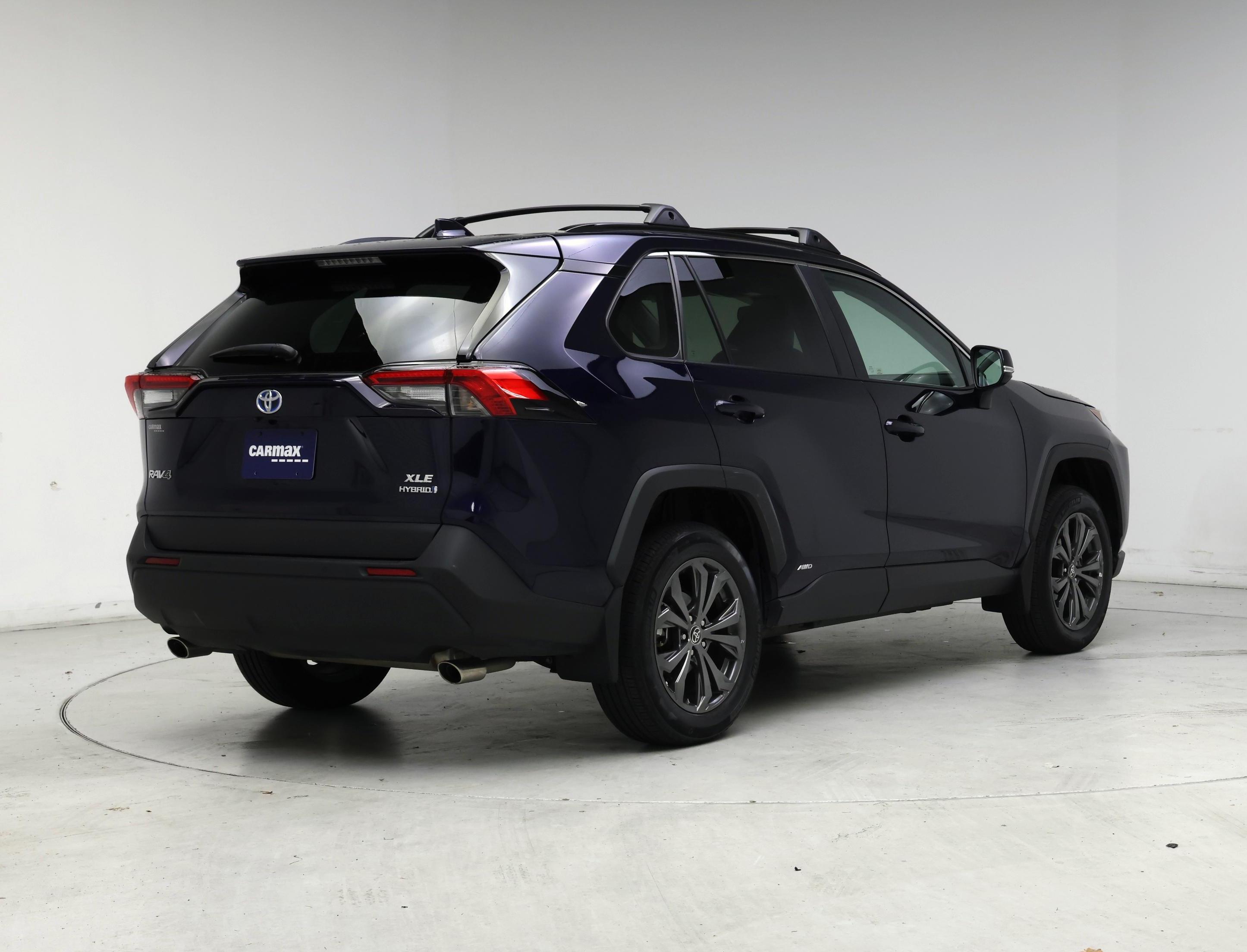 Thumbnail: 2023 Toyota RAV4 - 8