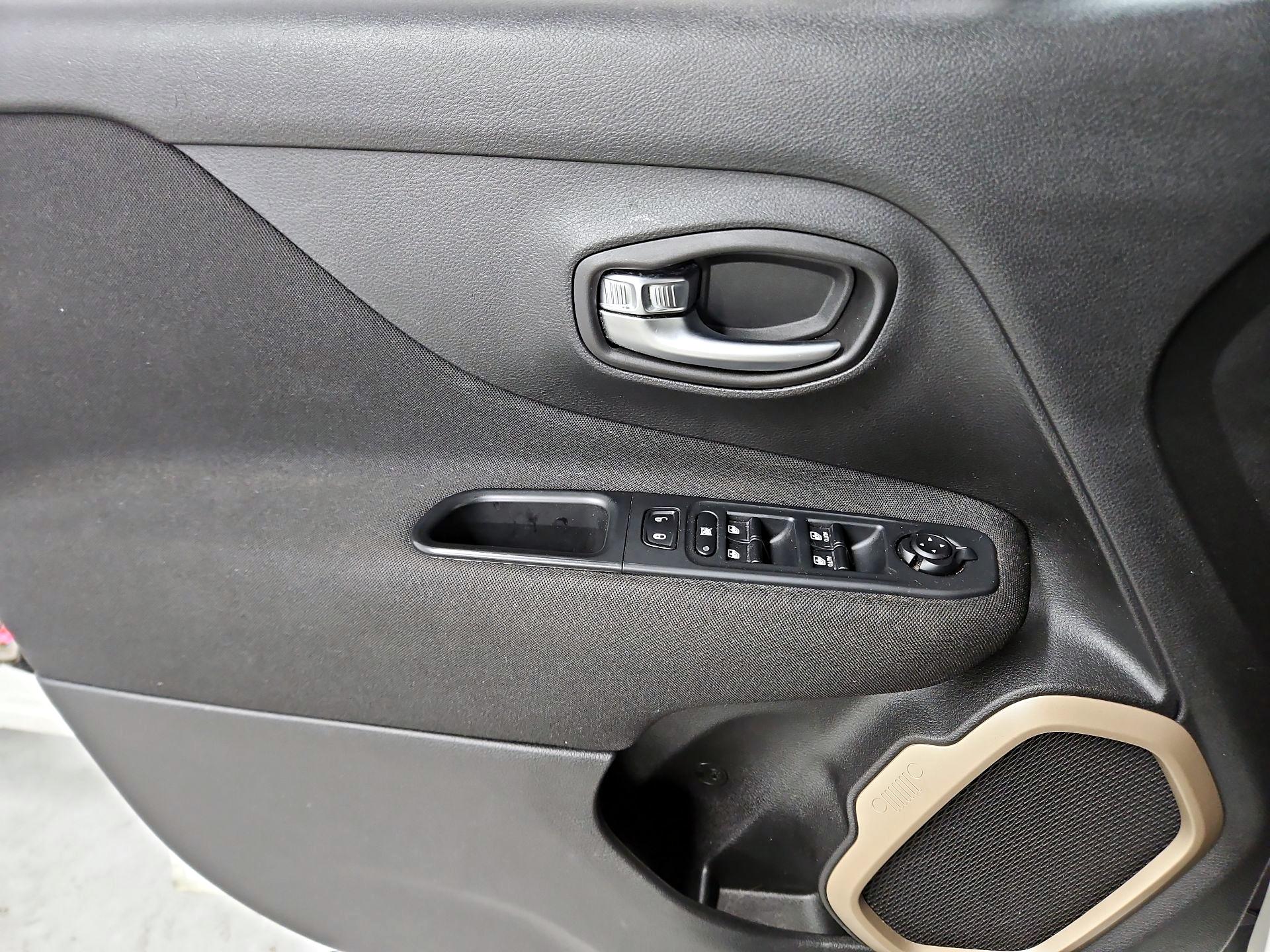 Thumbnail: 2016 Jeep Renegade - 12