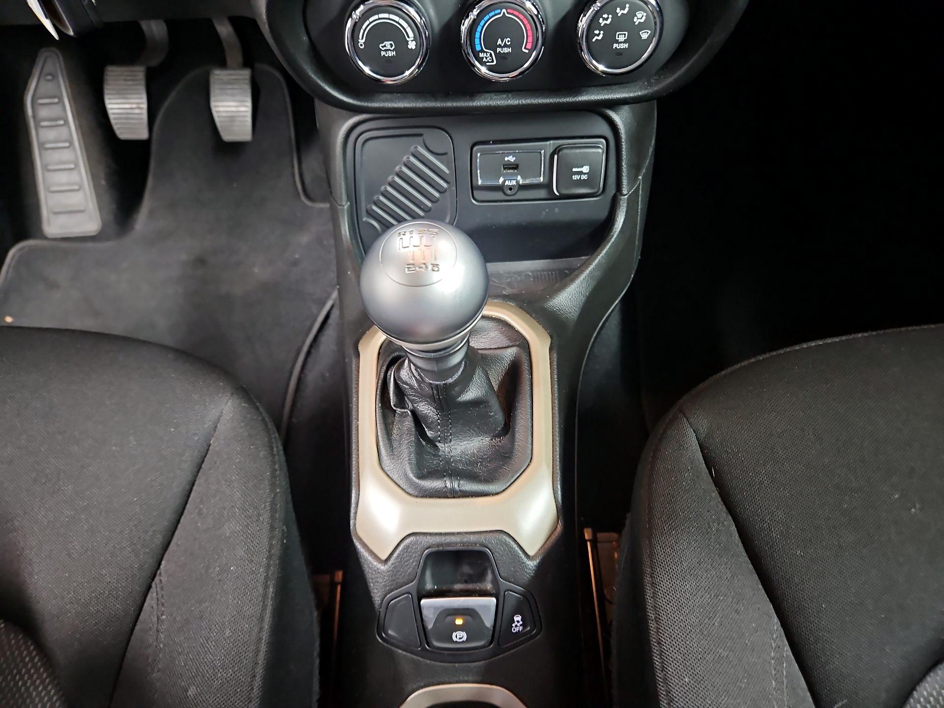 Thumbnail: 2016 Jeep Renegade - 16