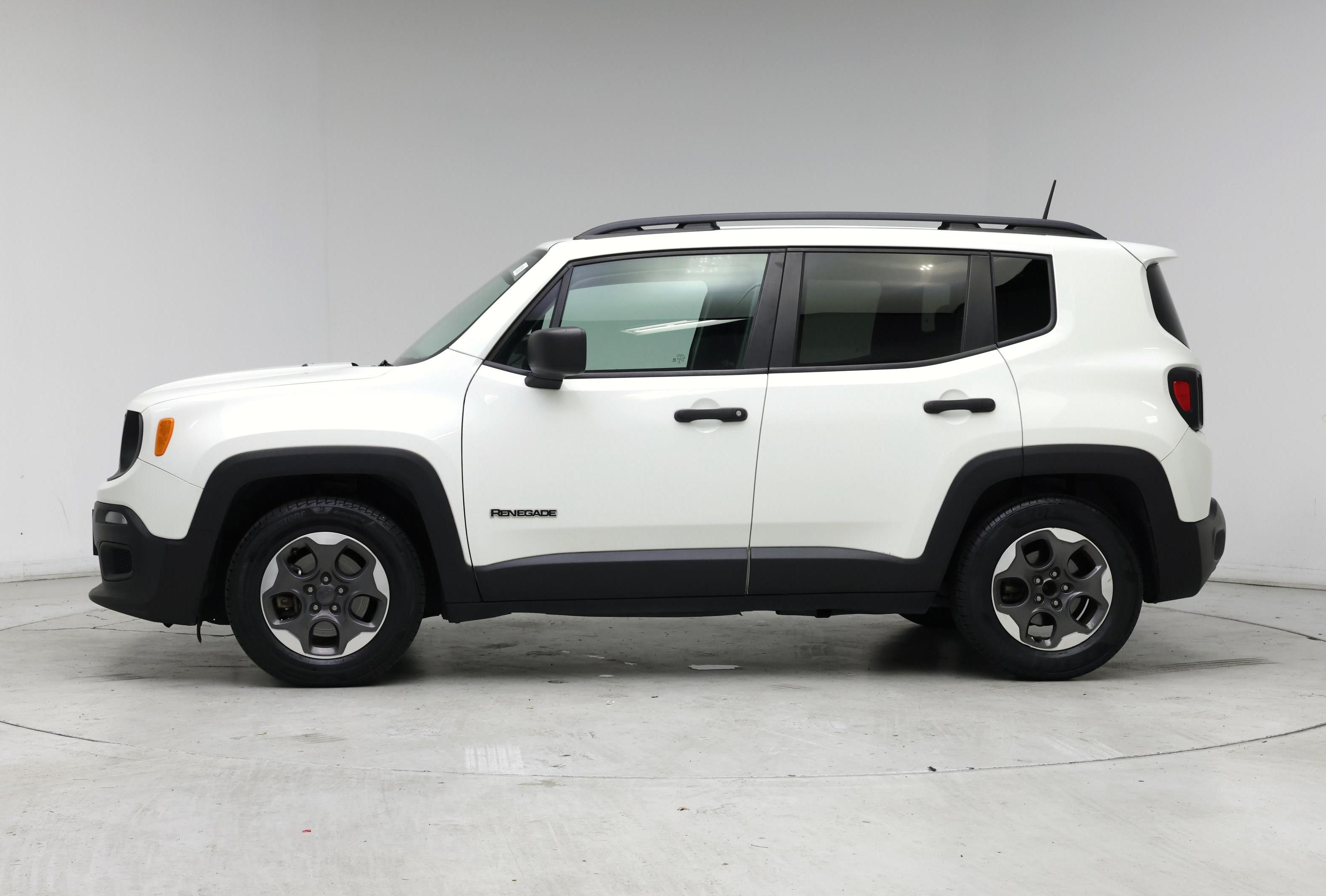 Thumbnail: 2016 Jeep Renegade - 3