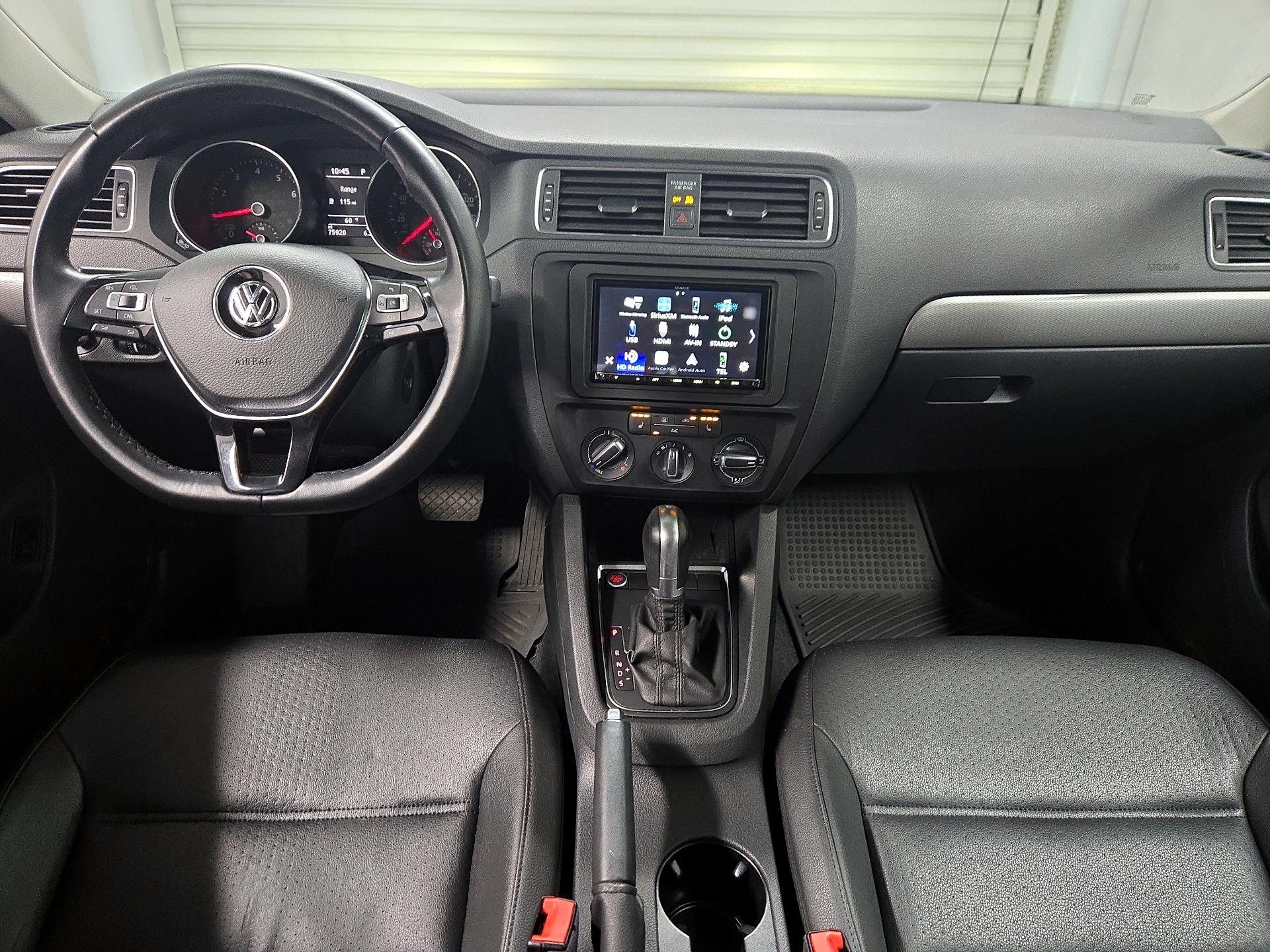 Thumbnail: 2017 Volkswagen Jetta - 9