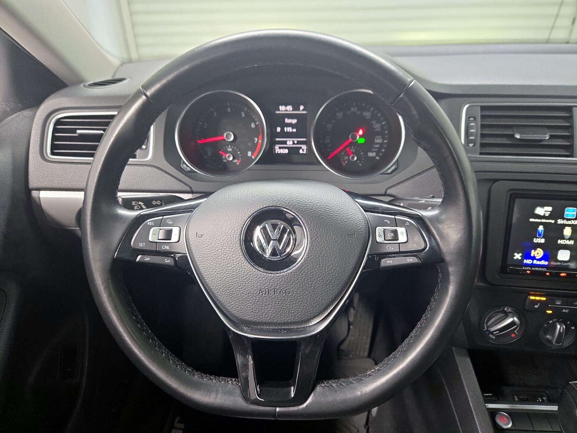 Thumbnail: 2017 Volkswagen Jetta - 10