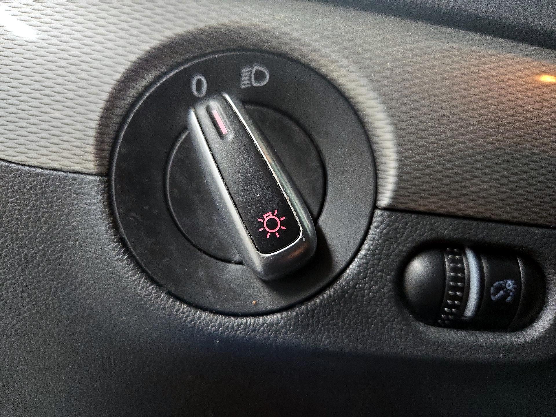 Thumbnail: 2017 Volkswagen Jetta - 13