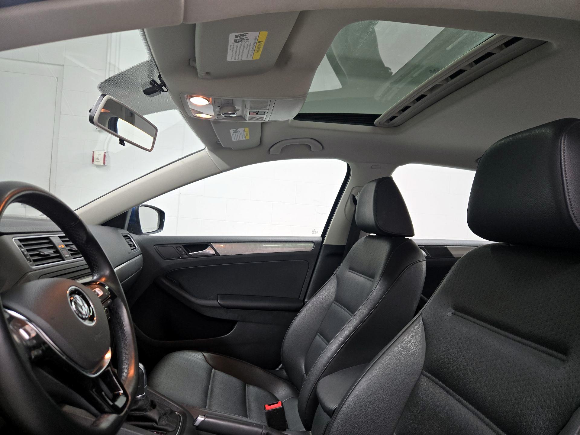 Thumbnail: 2017 Volkswagen Jetta - 19