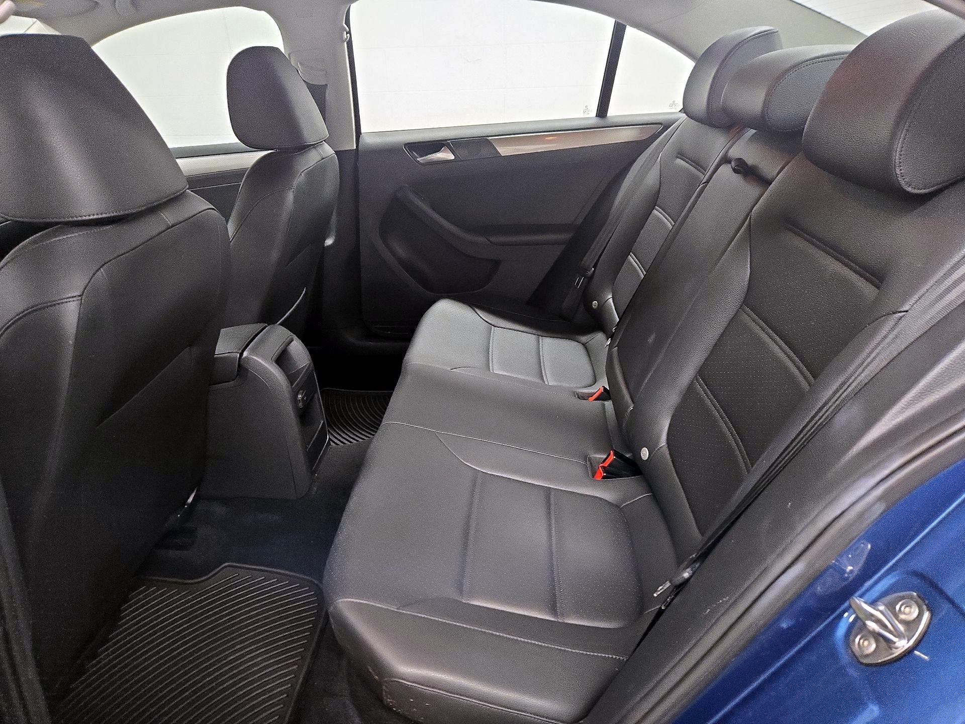 Thumbnail: 2017 Volkswagen Jetta - 20