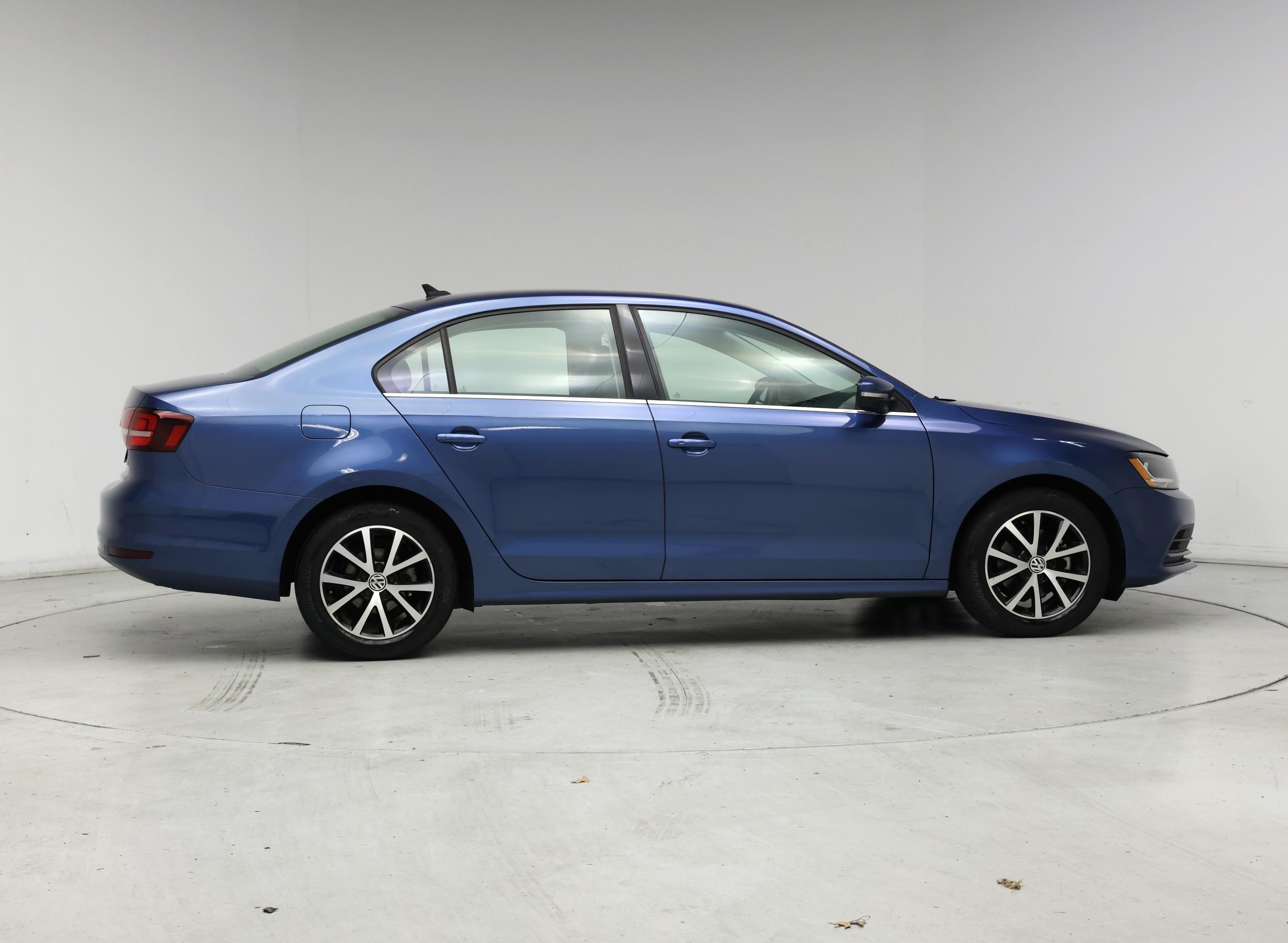 Thumbnail: 2017 Volkswagen Jetta - 7