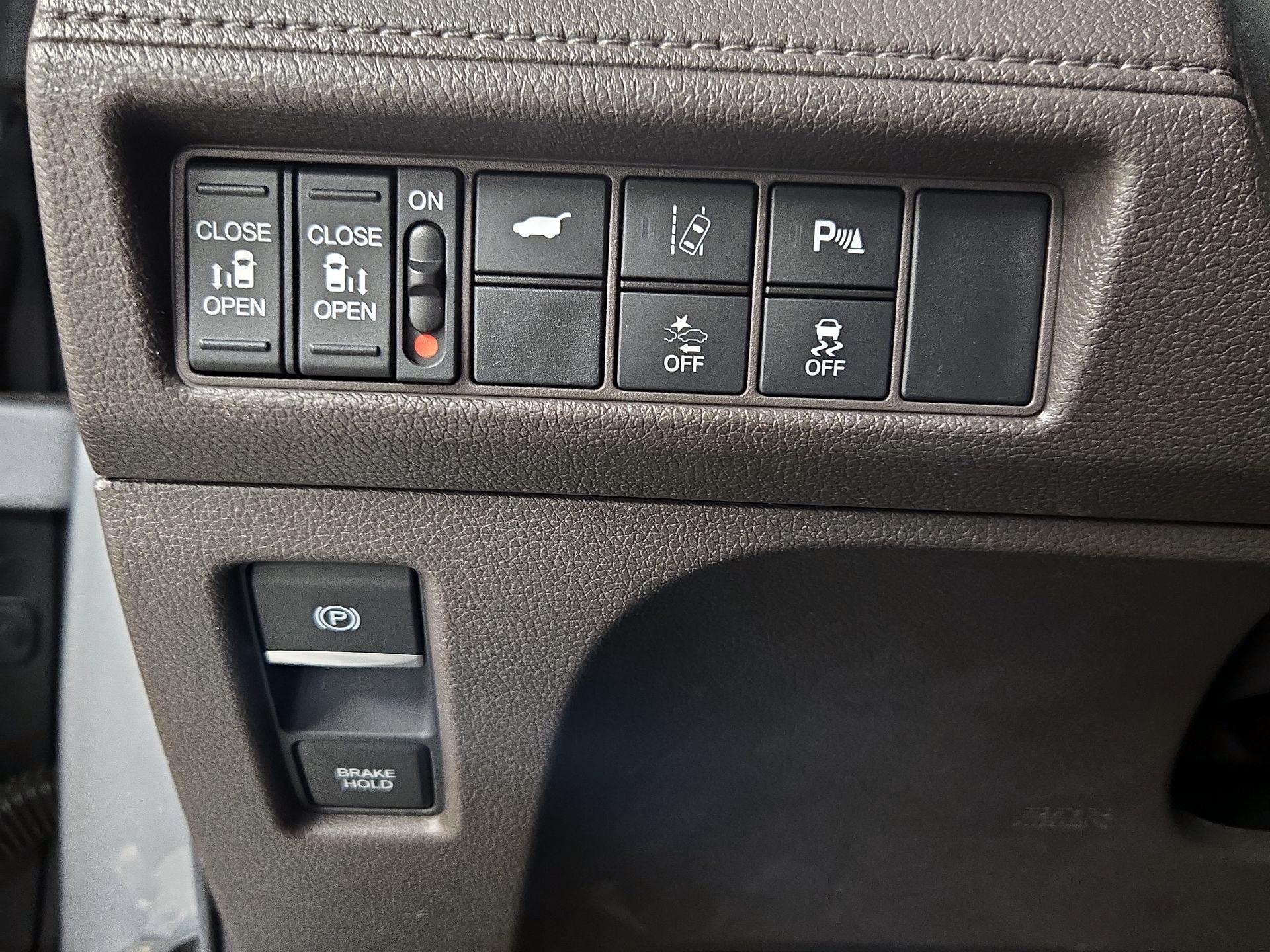 Thumbnail: 2019 Honda Odyssey - 13