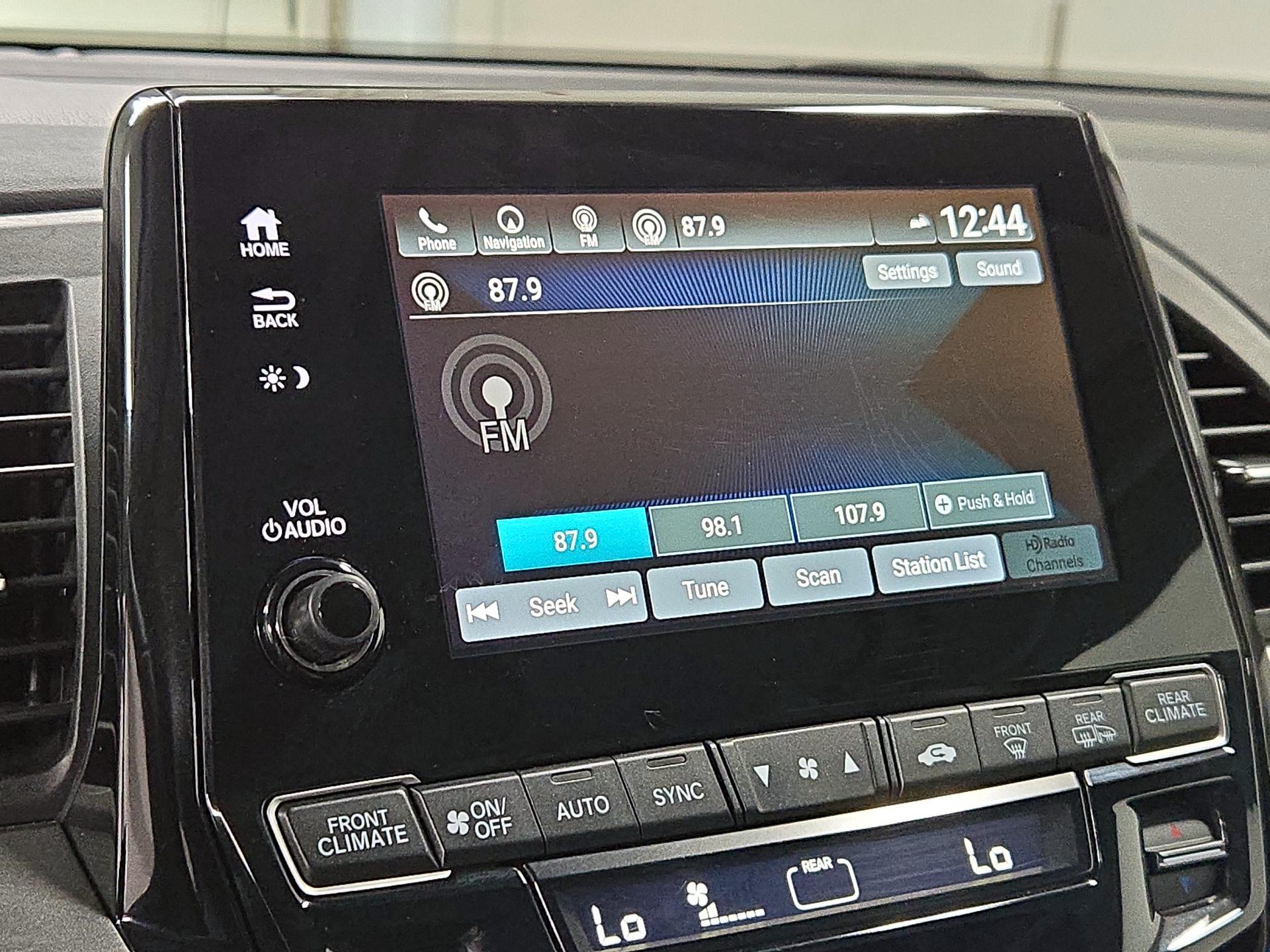 Thumbnail: 2019 Honda Odyssey - 16