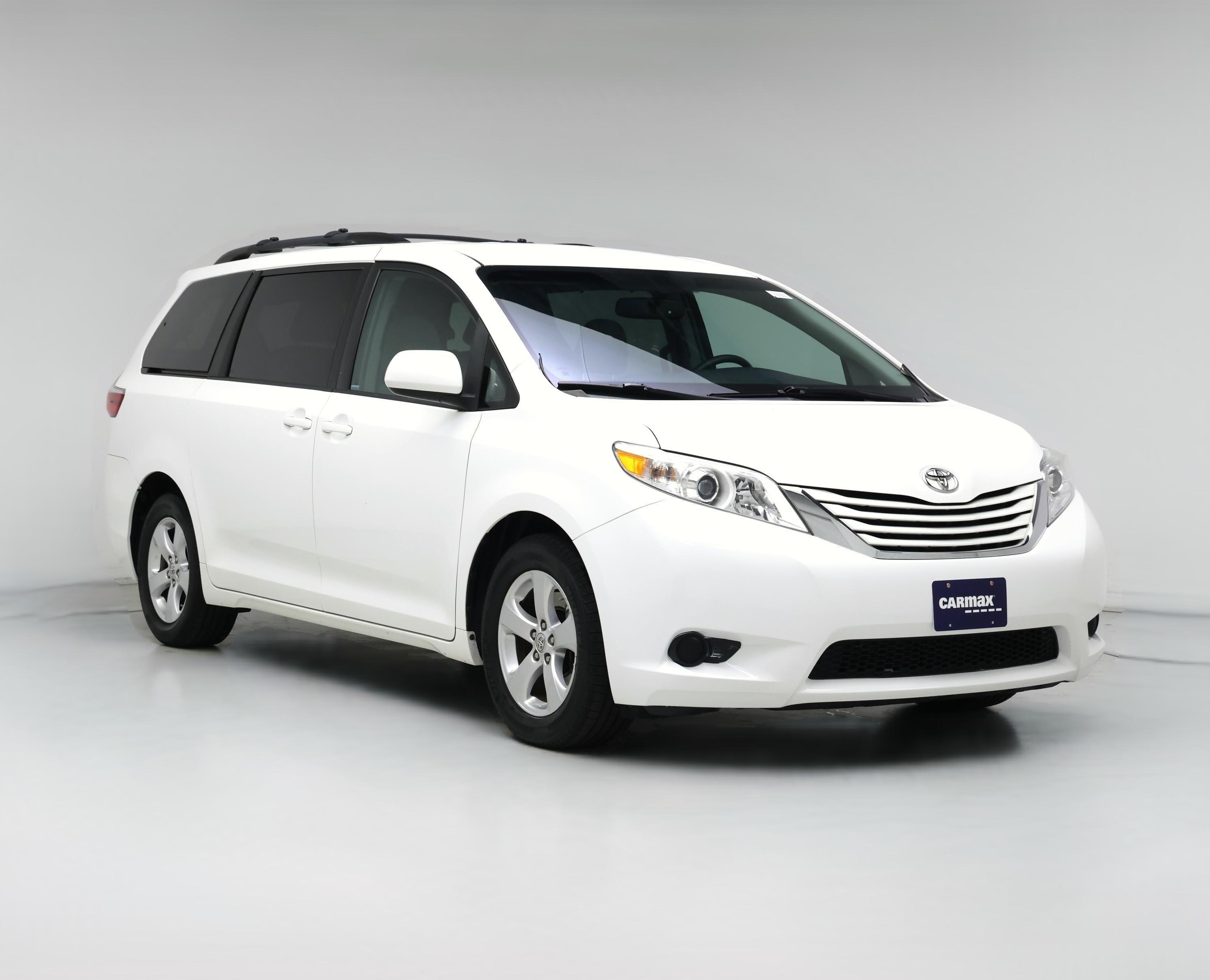 Thumbnail: 2017 Toyota Sienna - 1