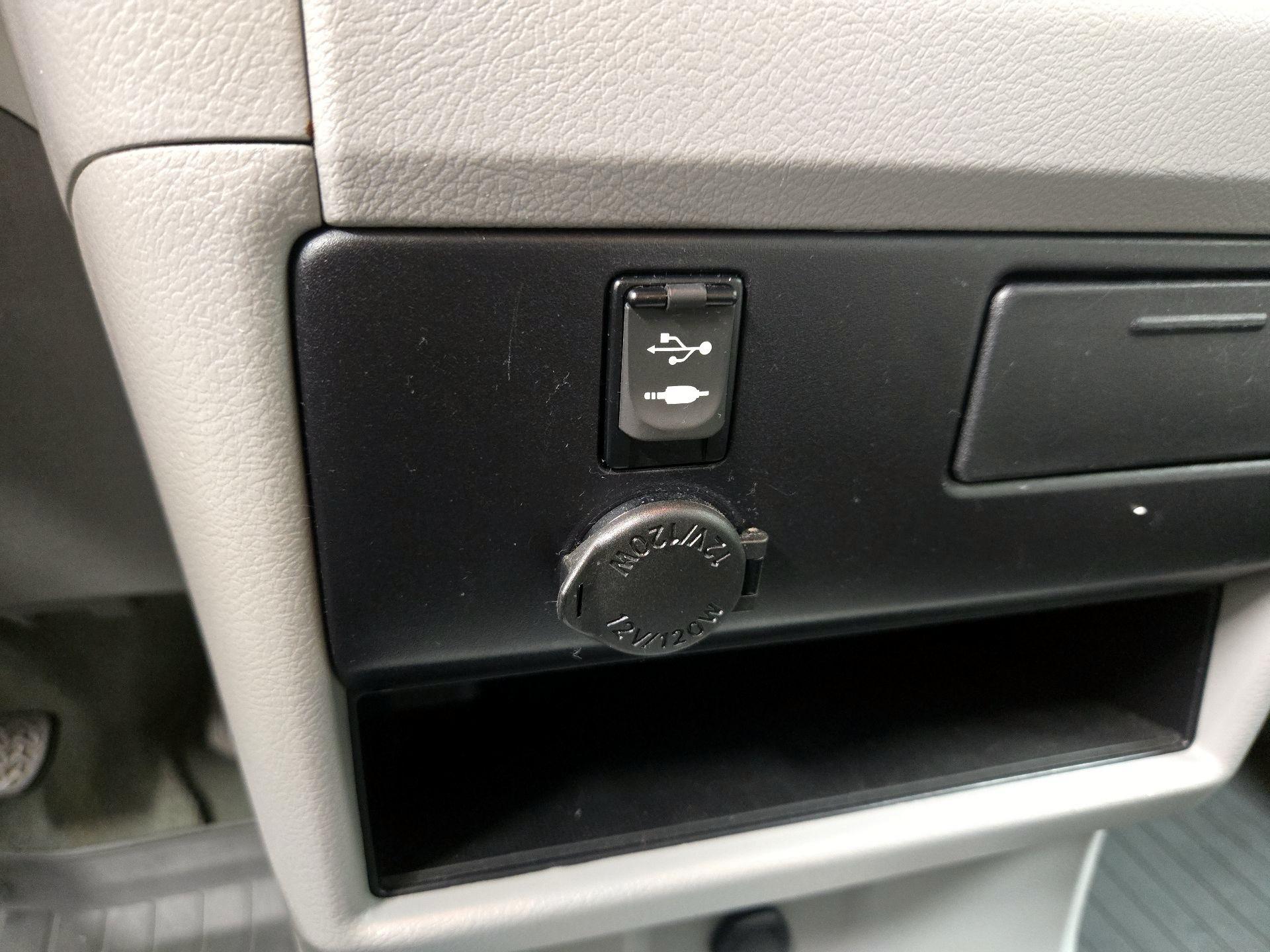 Thumbnail: 2017 Toyota Sienna - 18