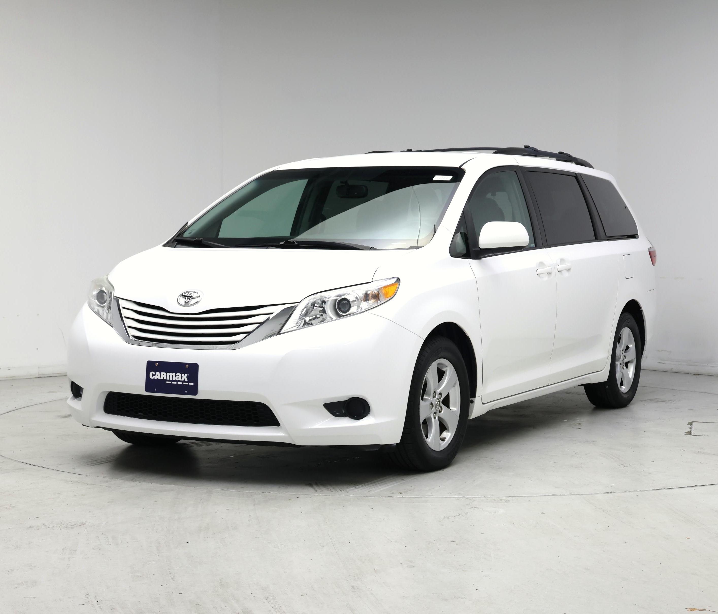 Thumbnail: 2017 Toyota Sienna - 4