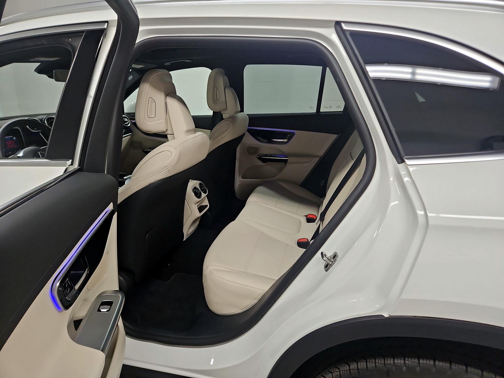 Thumbnail: 2025 Mercedes-Benz GLC - 20