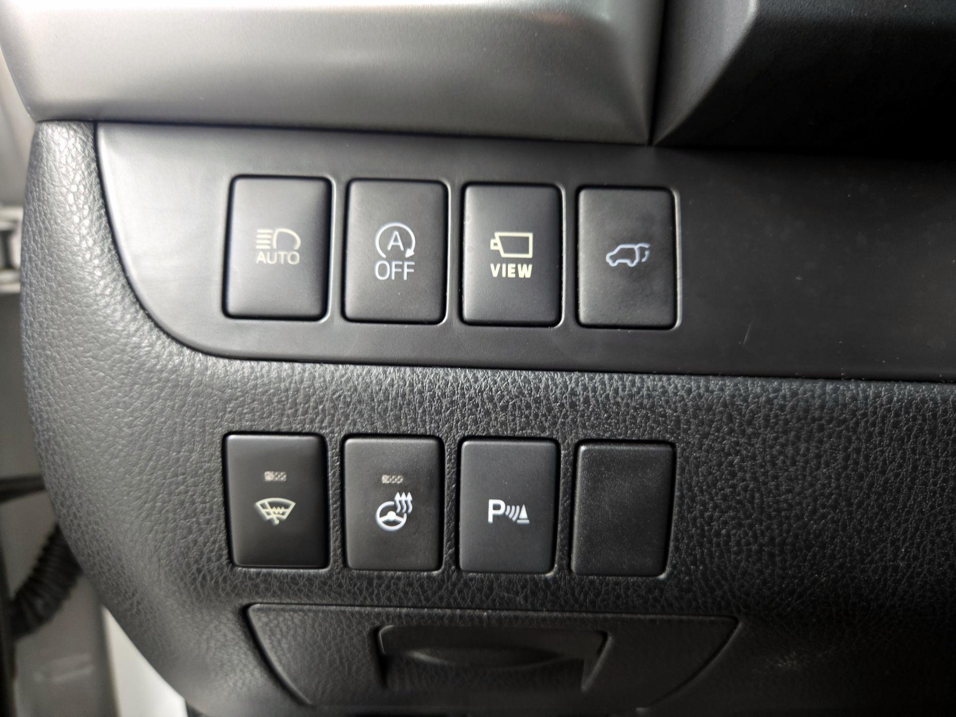 Thumbnail: 2018 Toyota Highlander - 13