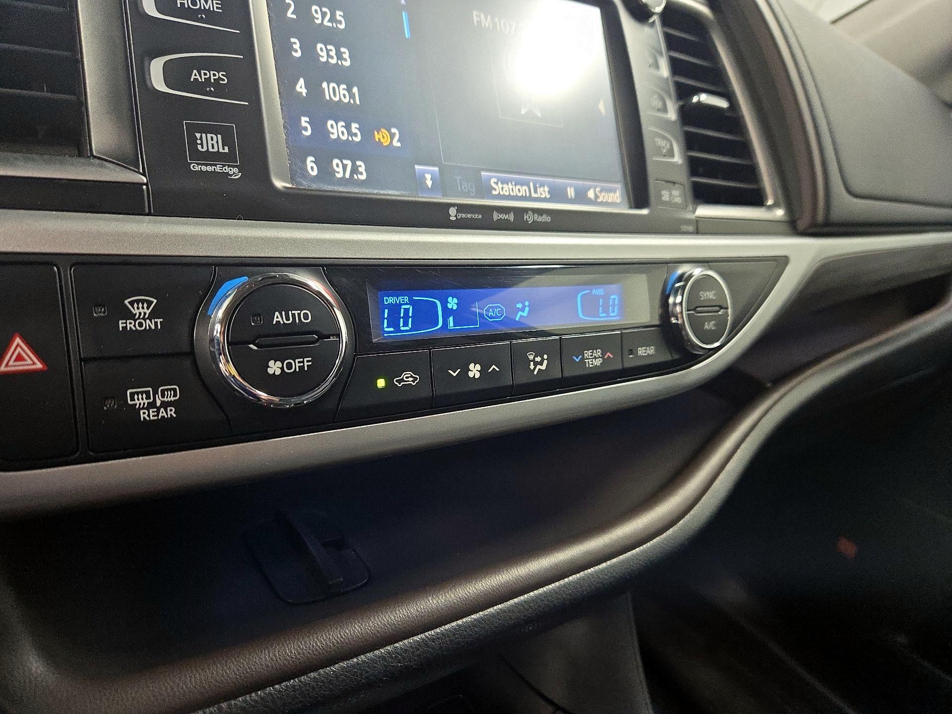Thumbnail: 2018 Toyota Highlander - 17