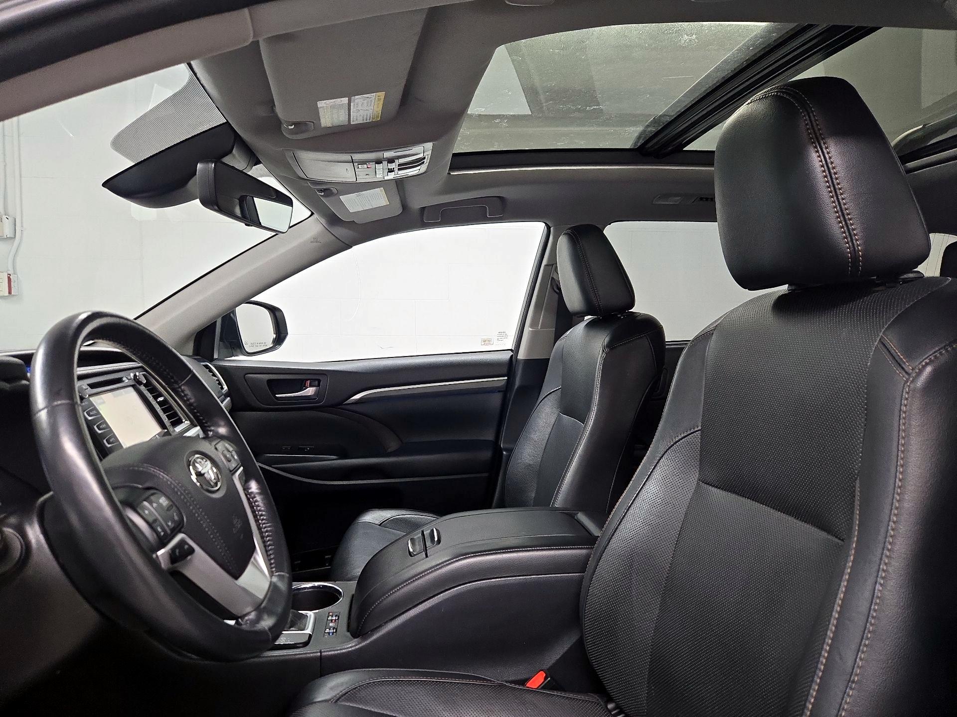Thumbnail: 2018 Toyota Highlander - 19