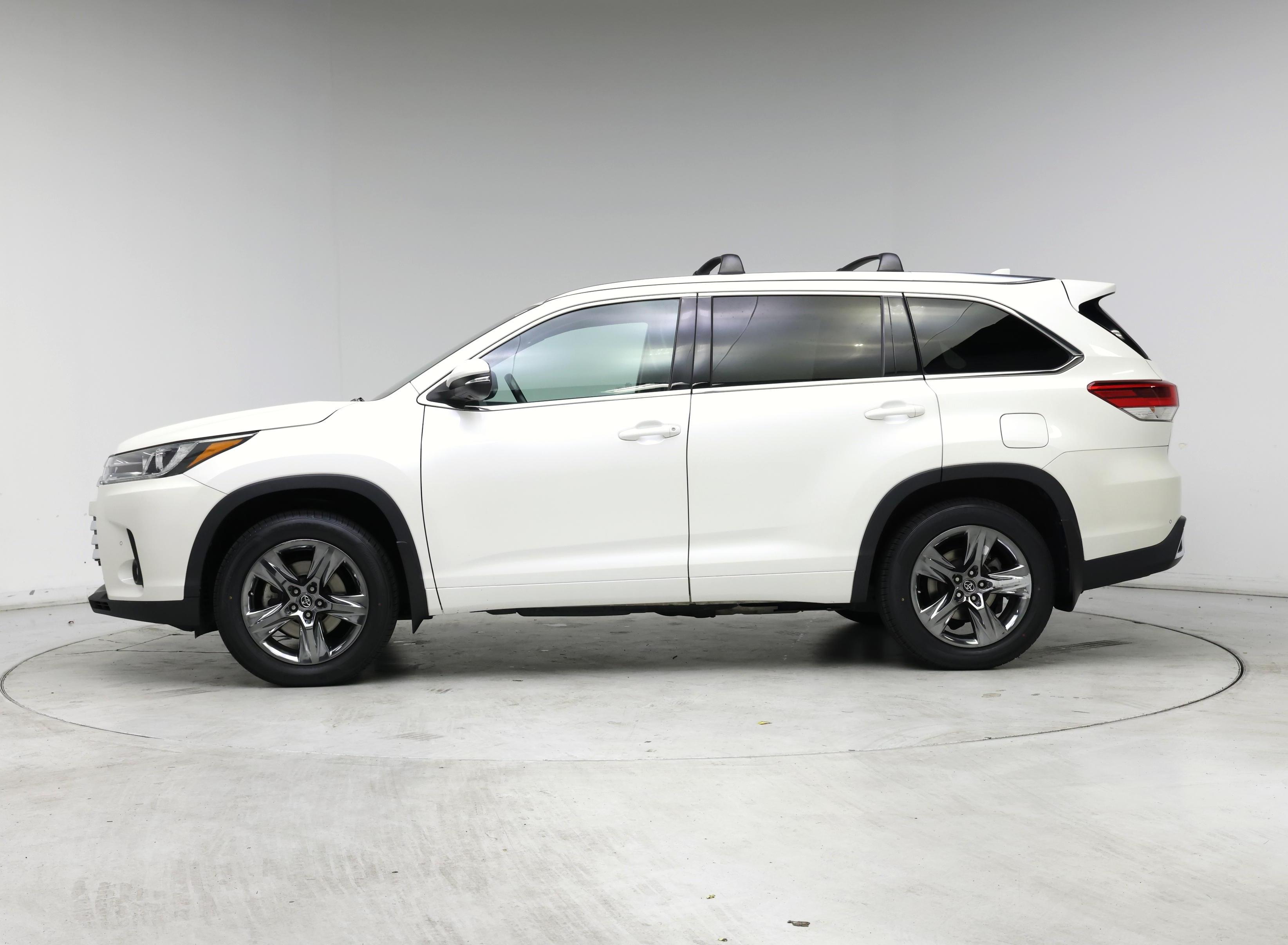 Thumbnail: 2018 Toyota Highlander - 3