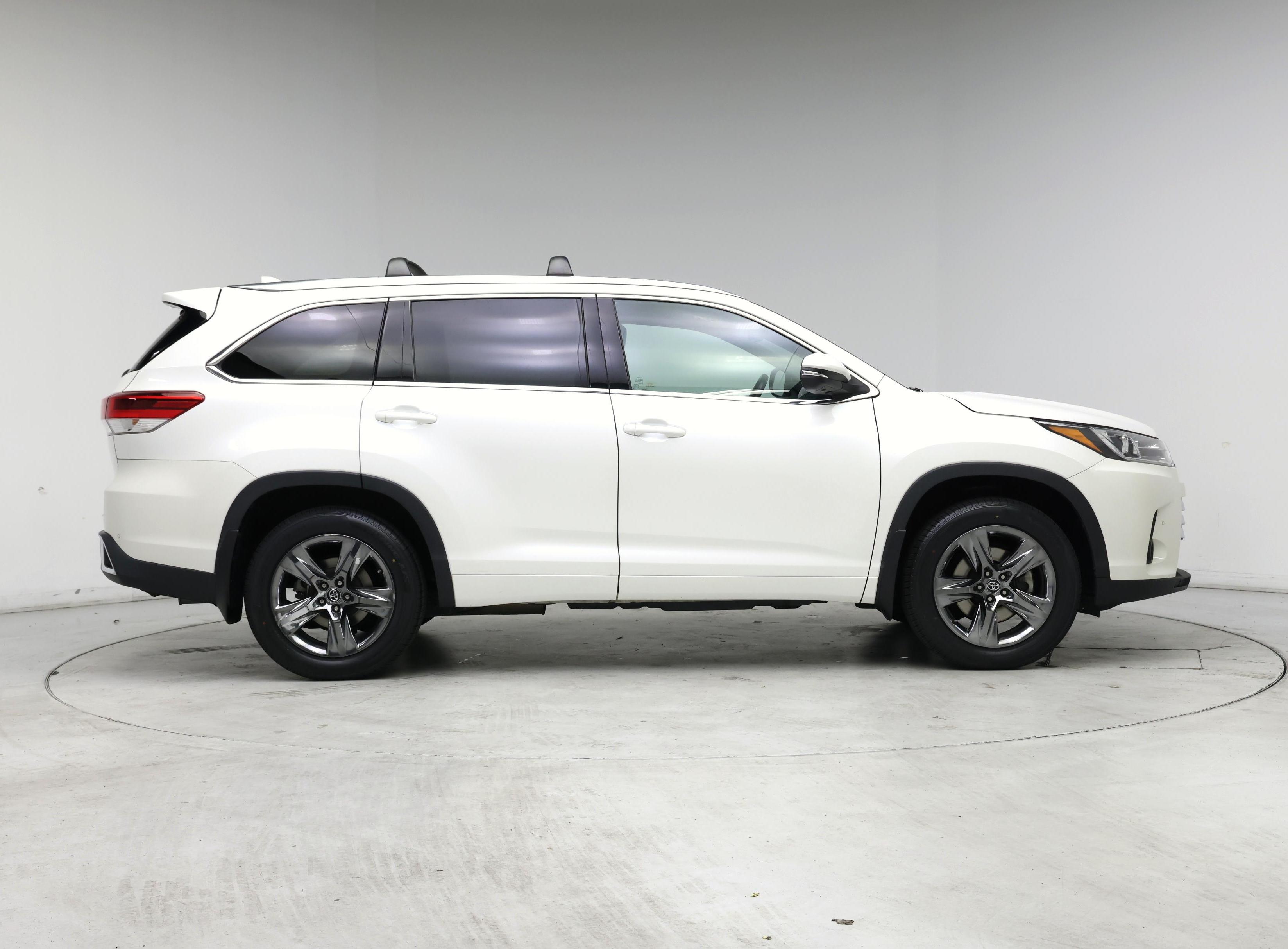 Thumbnail: 2018 Toyota Highlander - 7
