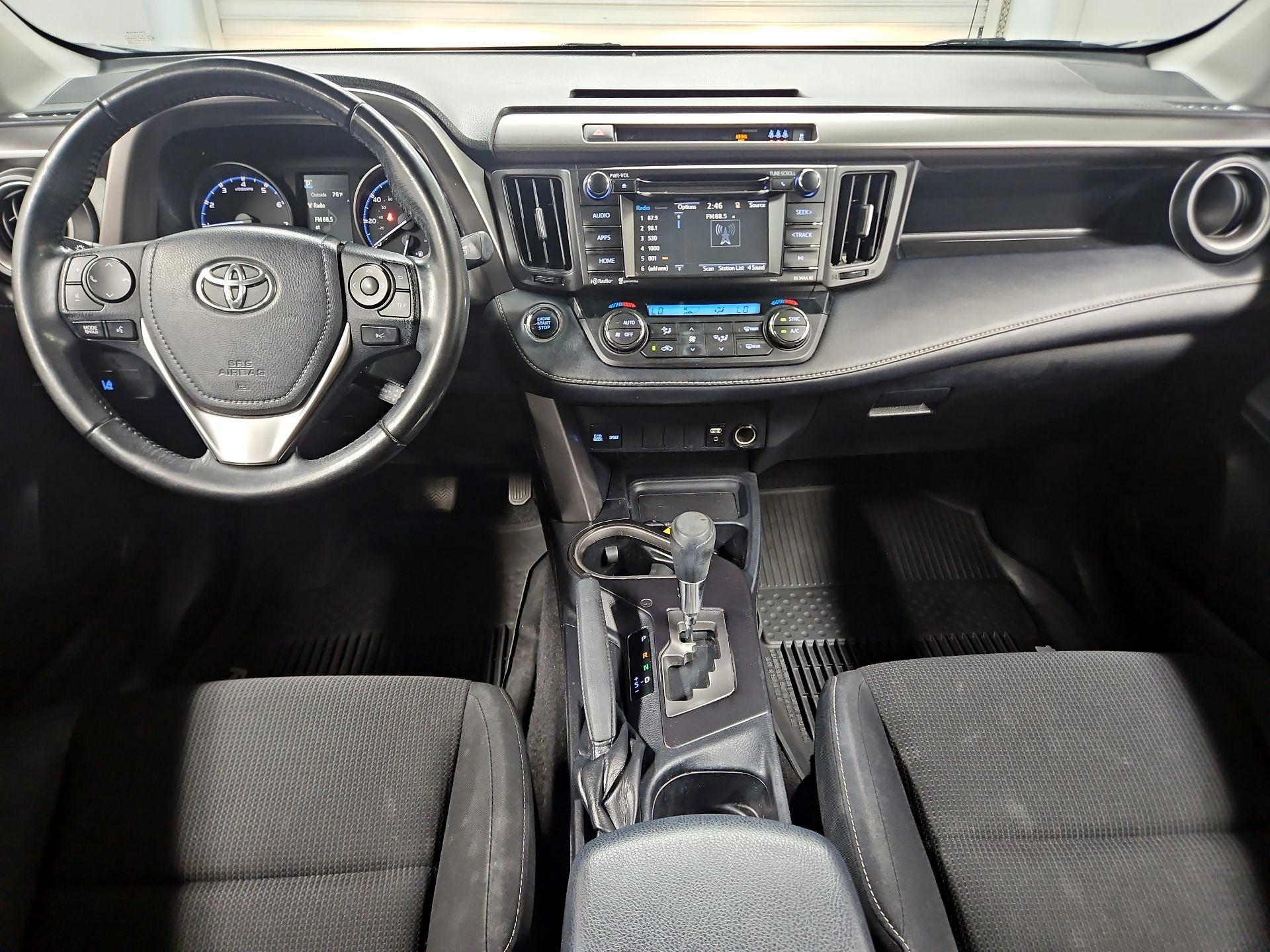 Thumbnail: 2018 Toyota RAV4 - 9