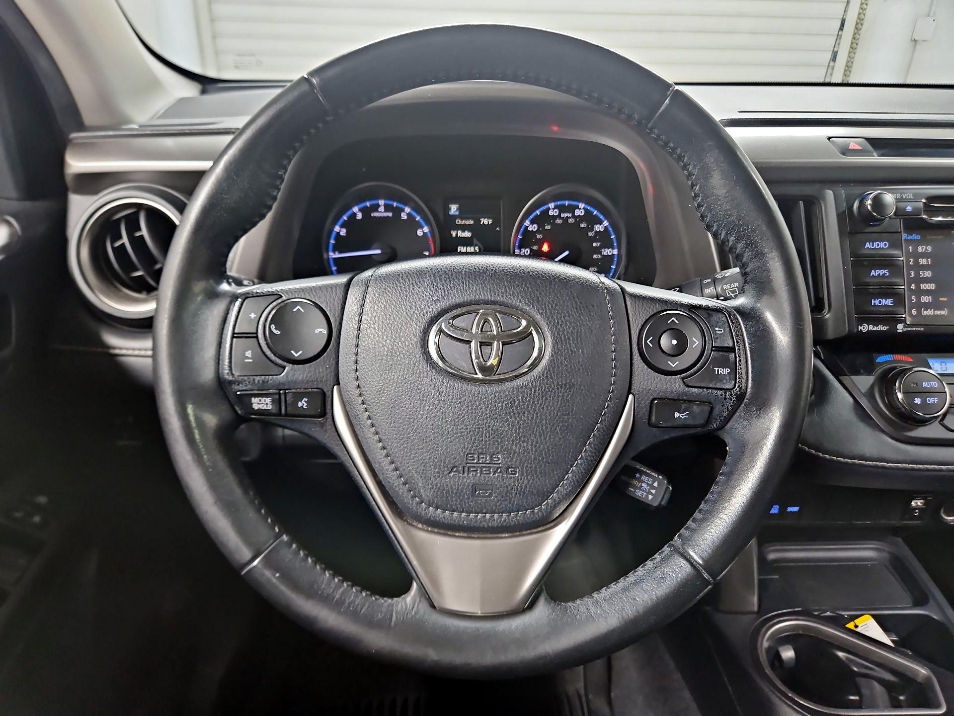 Thumbnail: 2018 Toyota RAV4 - 10
