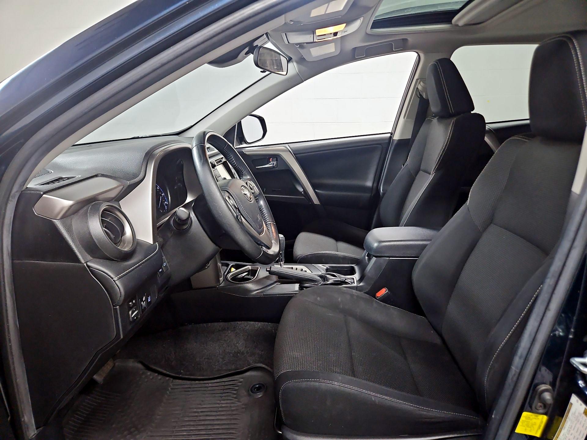 Thumbnail: 2018 Toyota RAV4 - 11