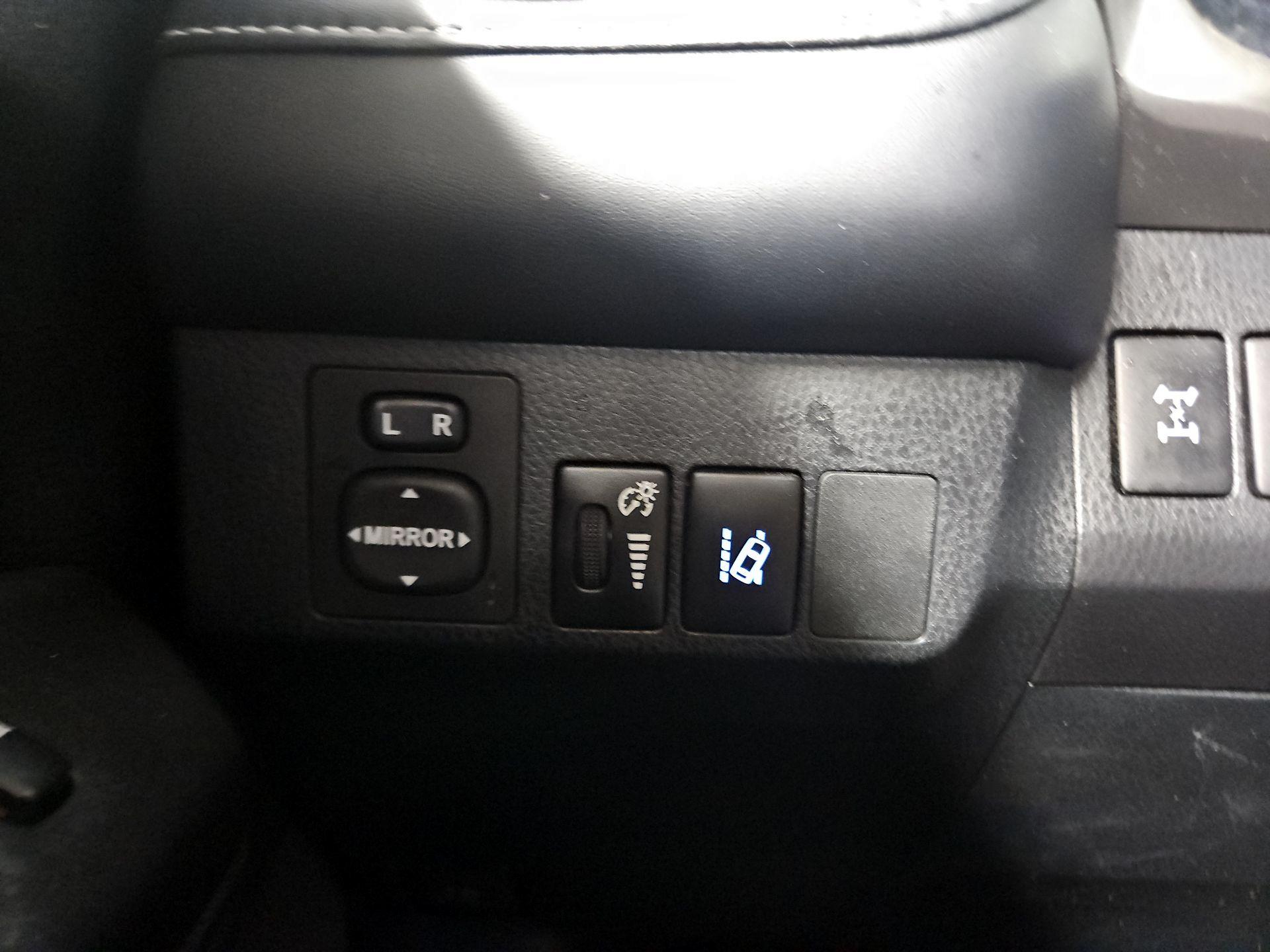 Thumbnail: 2018 Toyota RAV4 - 13