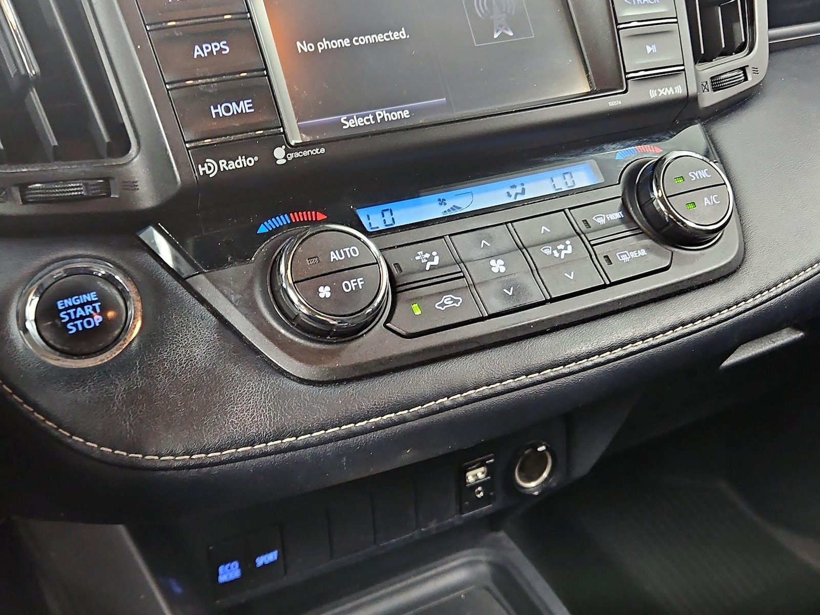 2018 Toyota RAV4 XLE - Photo 17