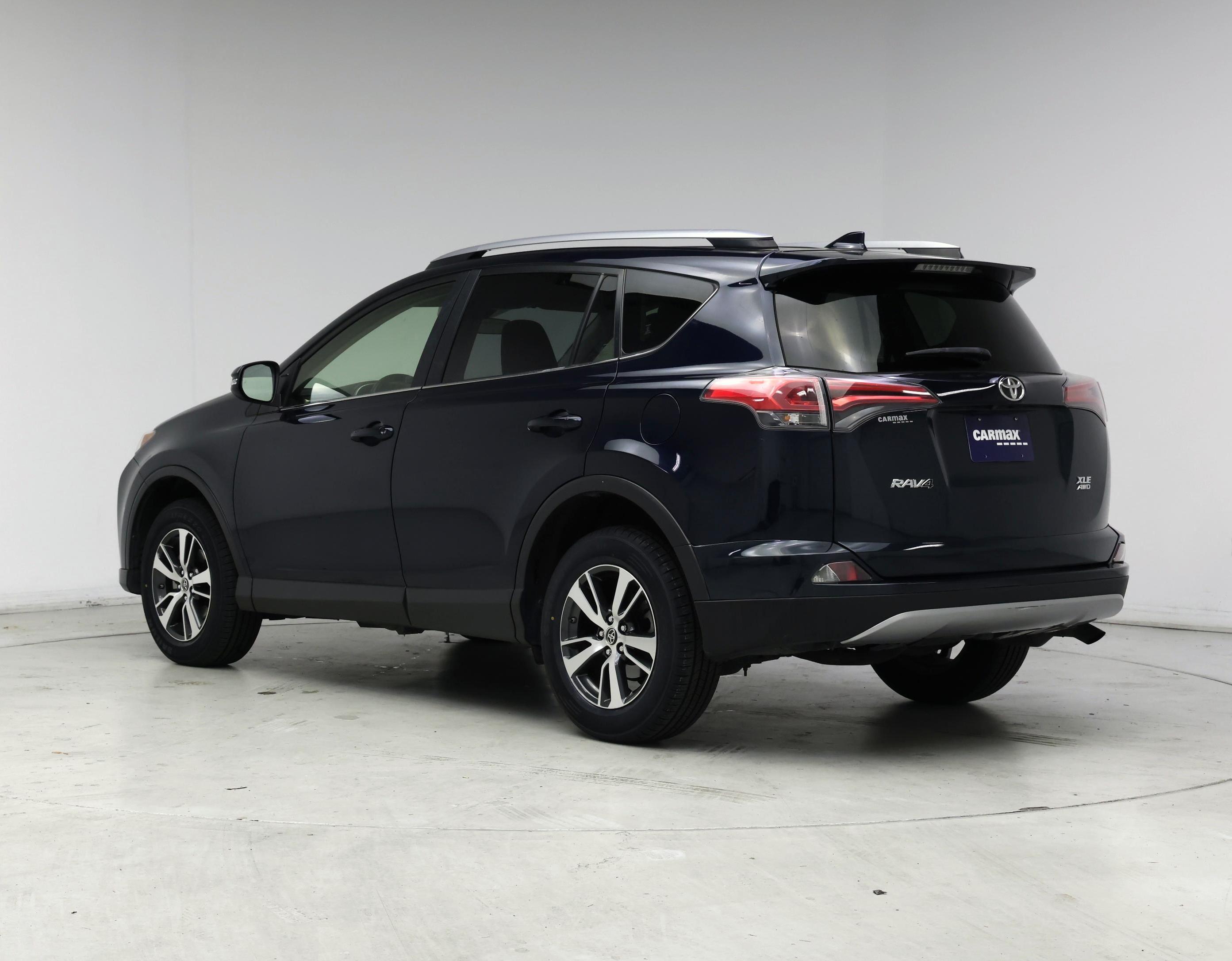 Thumbnail: 2018 Toyota RAV4 - 2